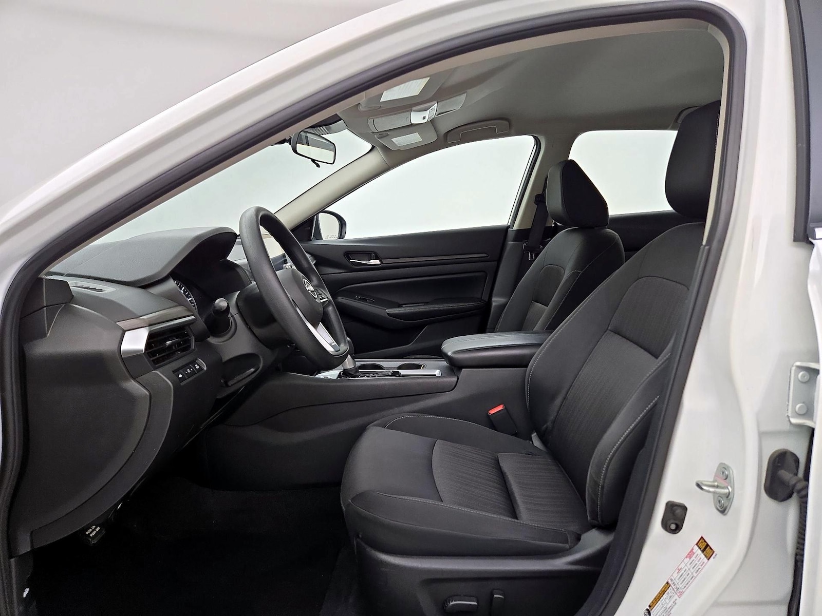 2025 Nissan Altima SV - Photo 12