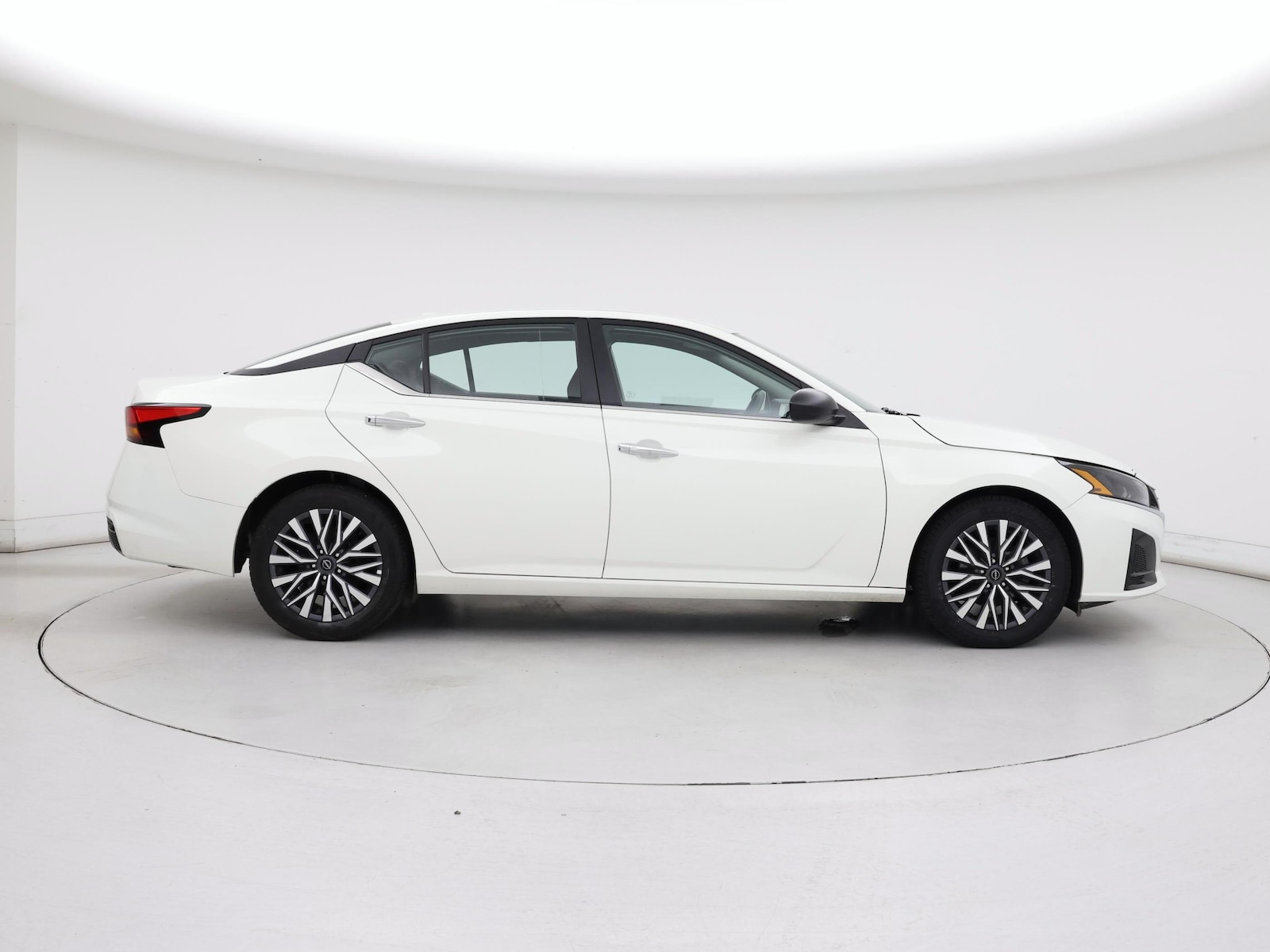 2025 Nissan Altima SV - Photo 8