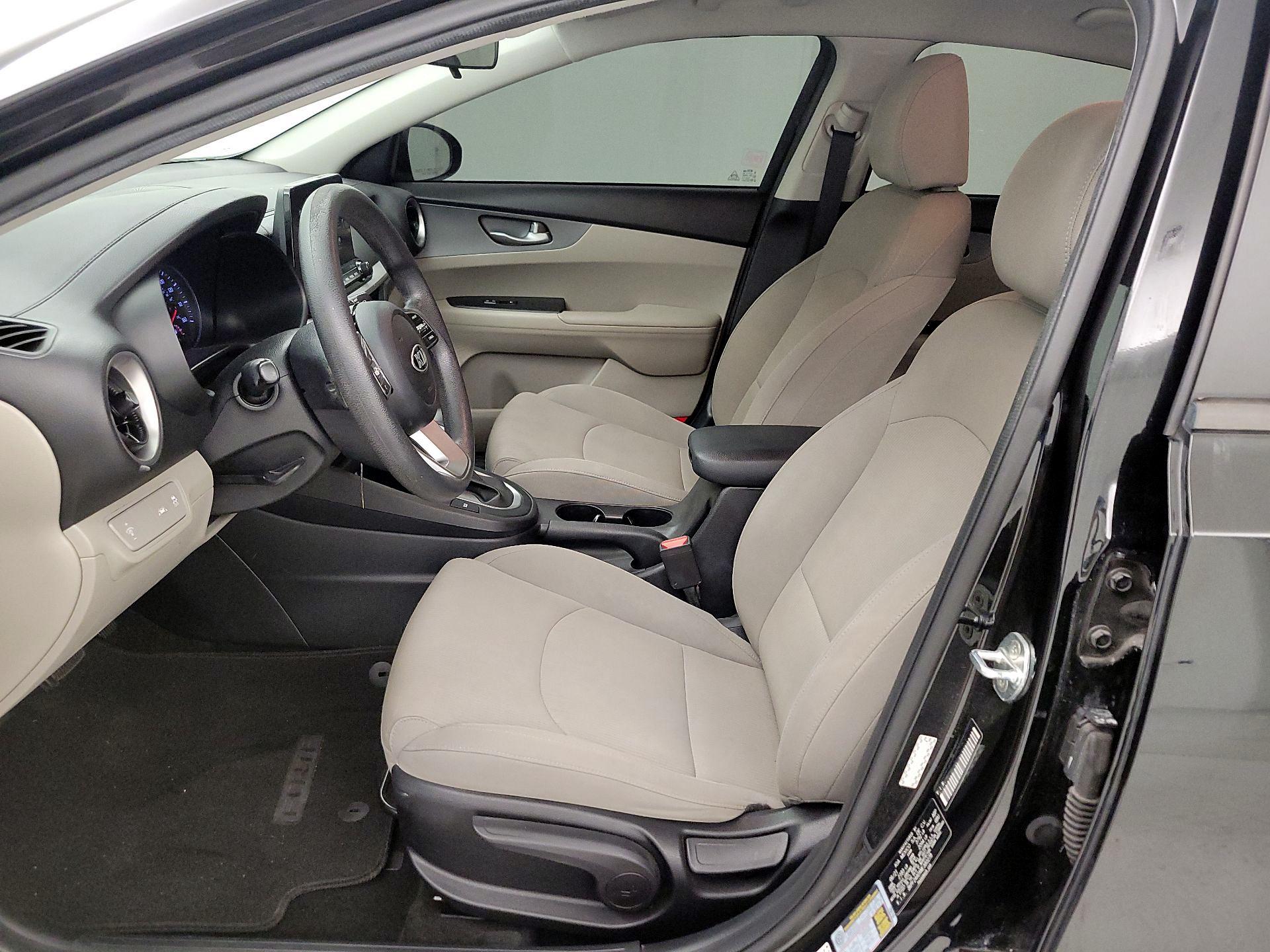 Thumbnail: 2021 Kia Forte - 11