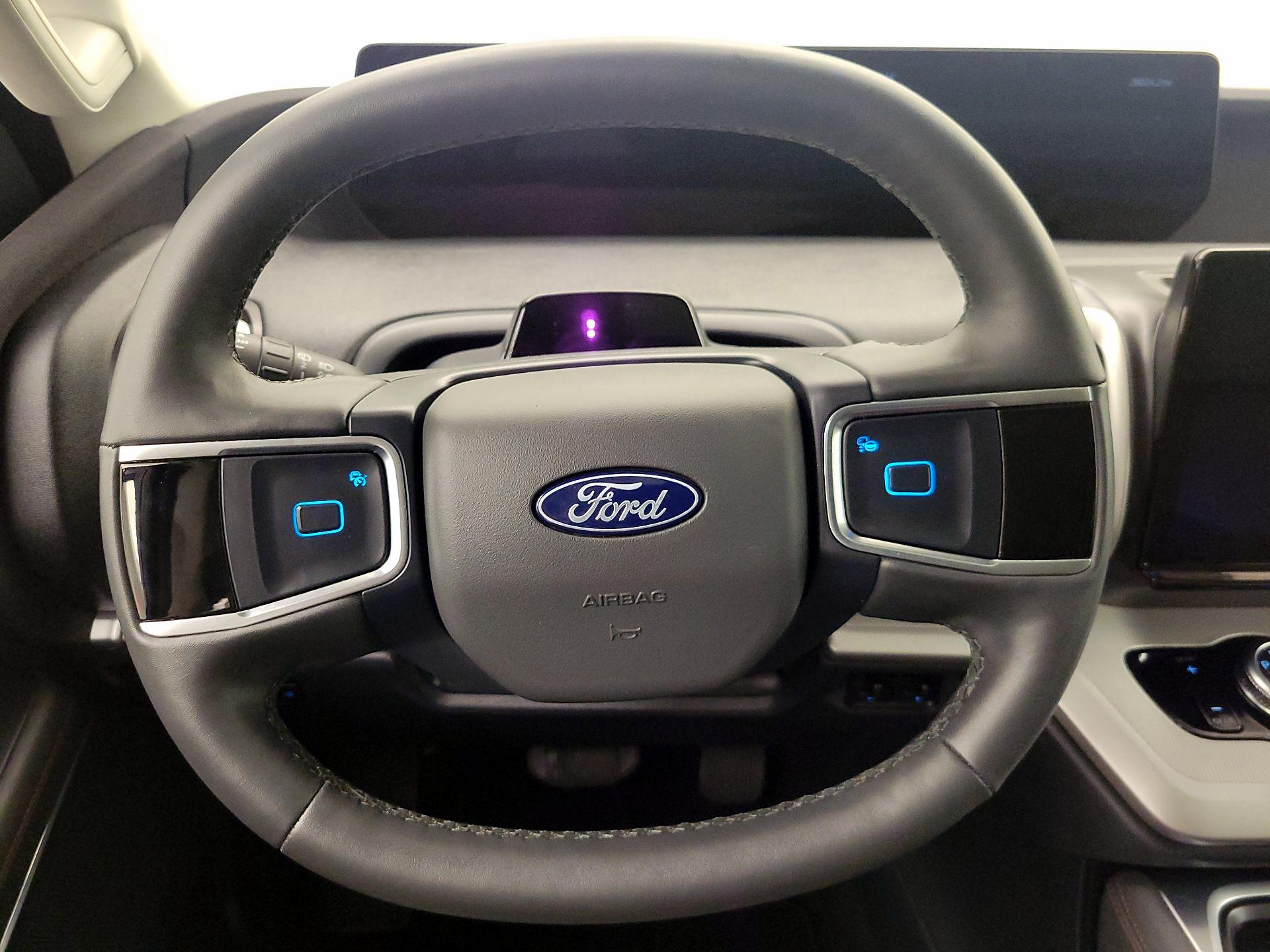 Thumbnail: 2025 Ford Expedition - 10
