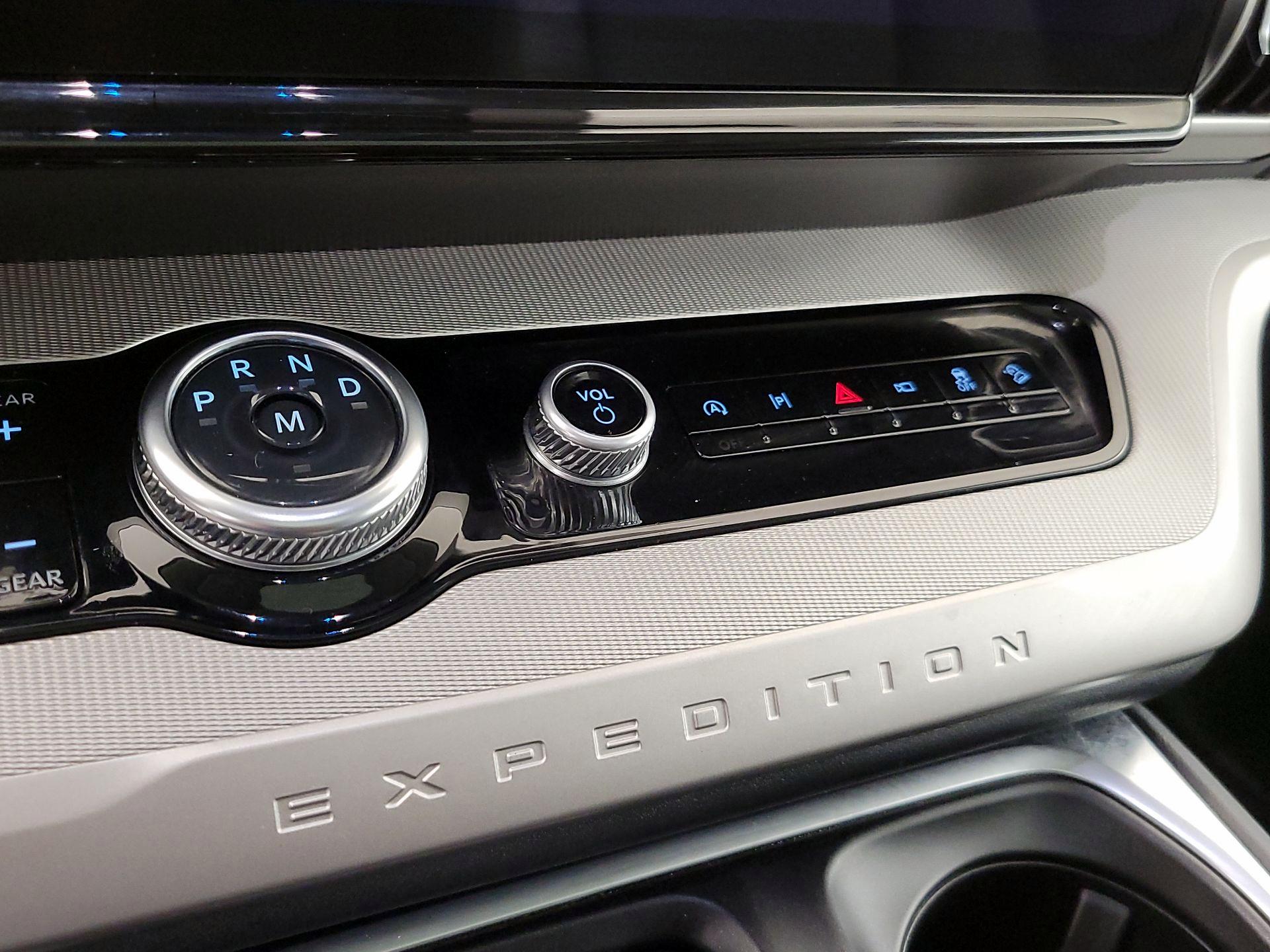 Thumbnail: 2025 Ford Expedition MAX - 18