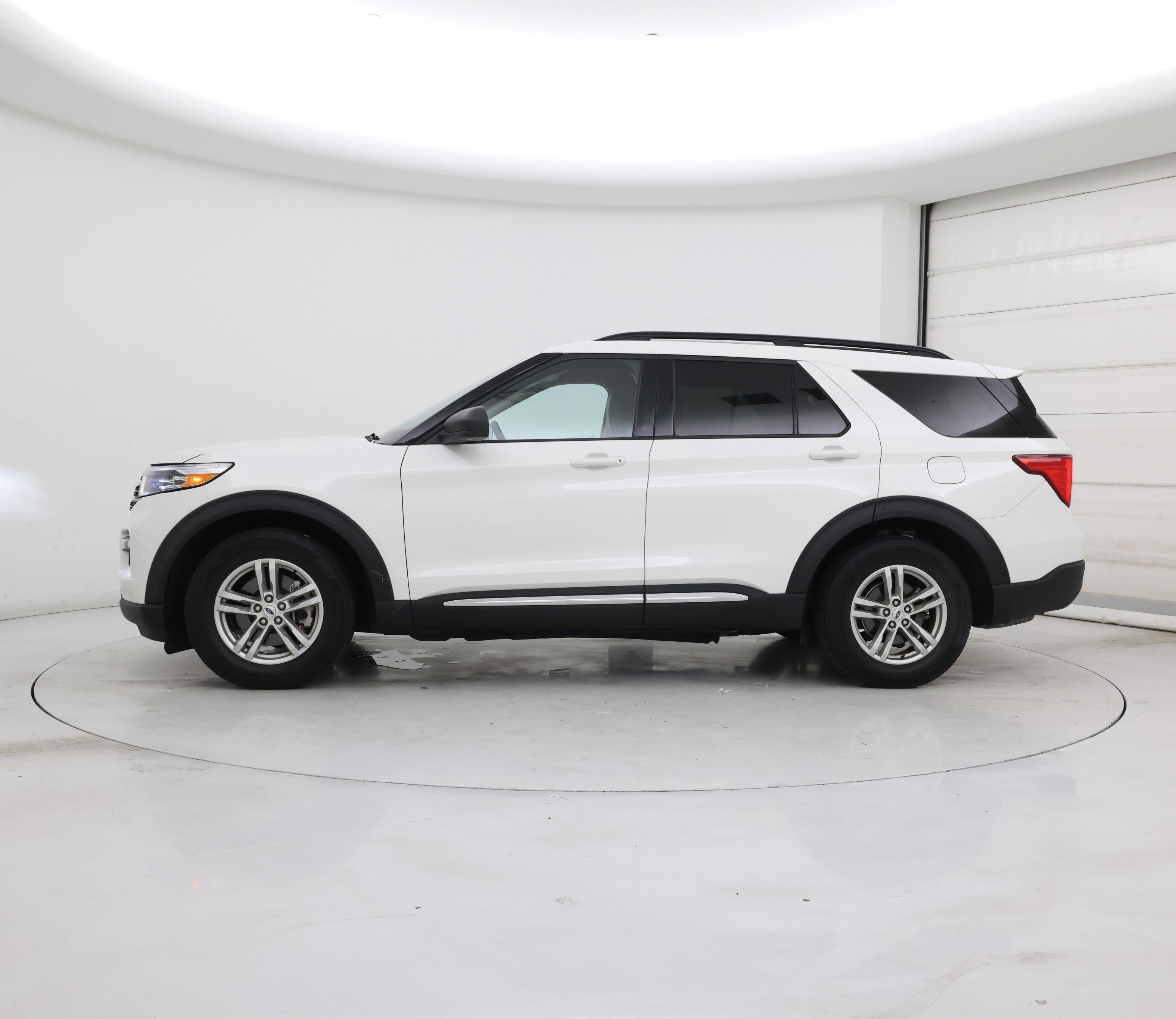 Thumbnail: 2022 Ford Explorer - 3