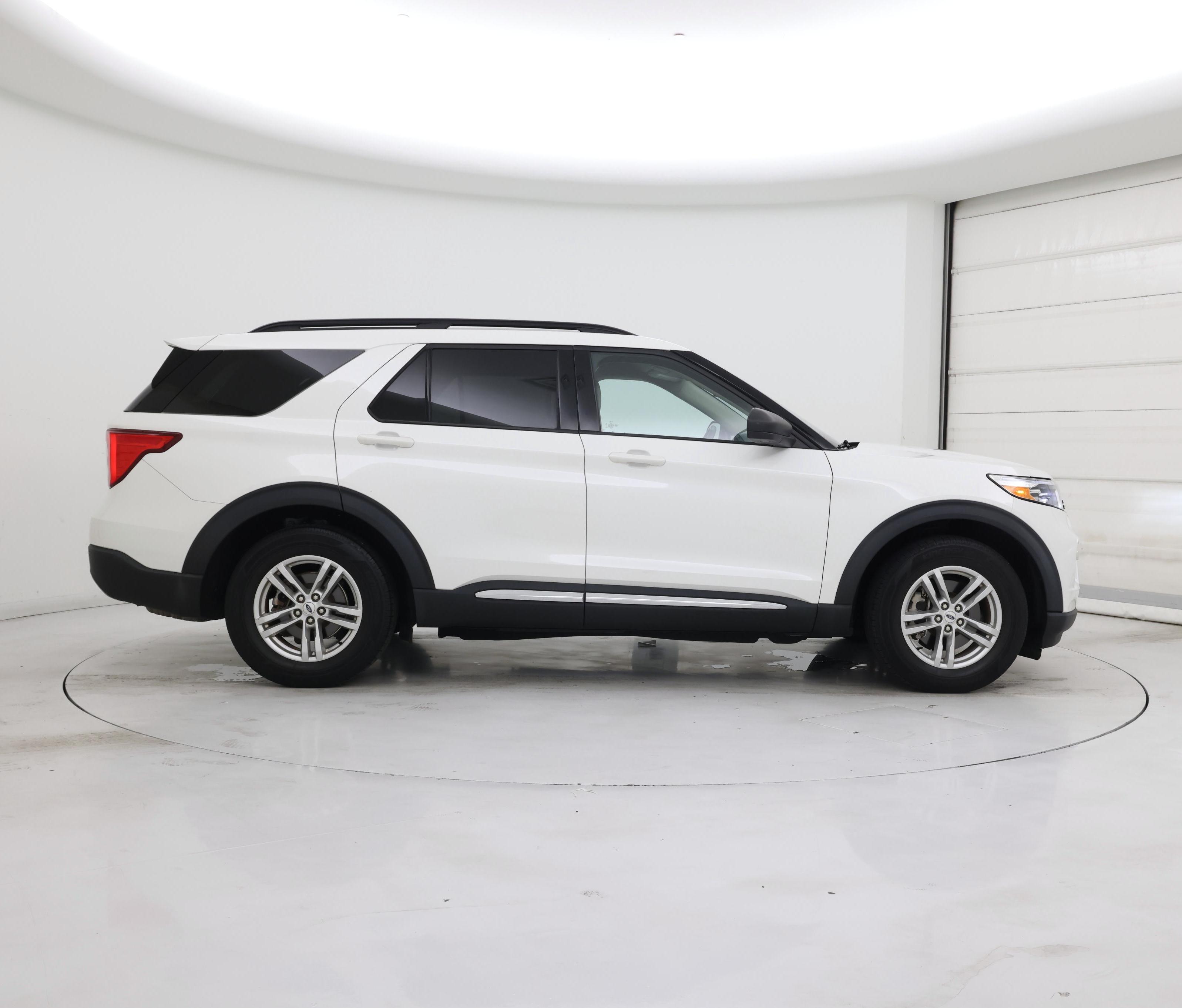 Thumbnail: 2022 Ford Explorer - 7