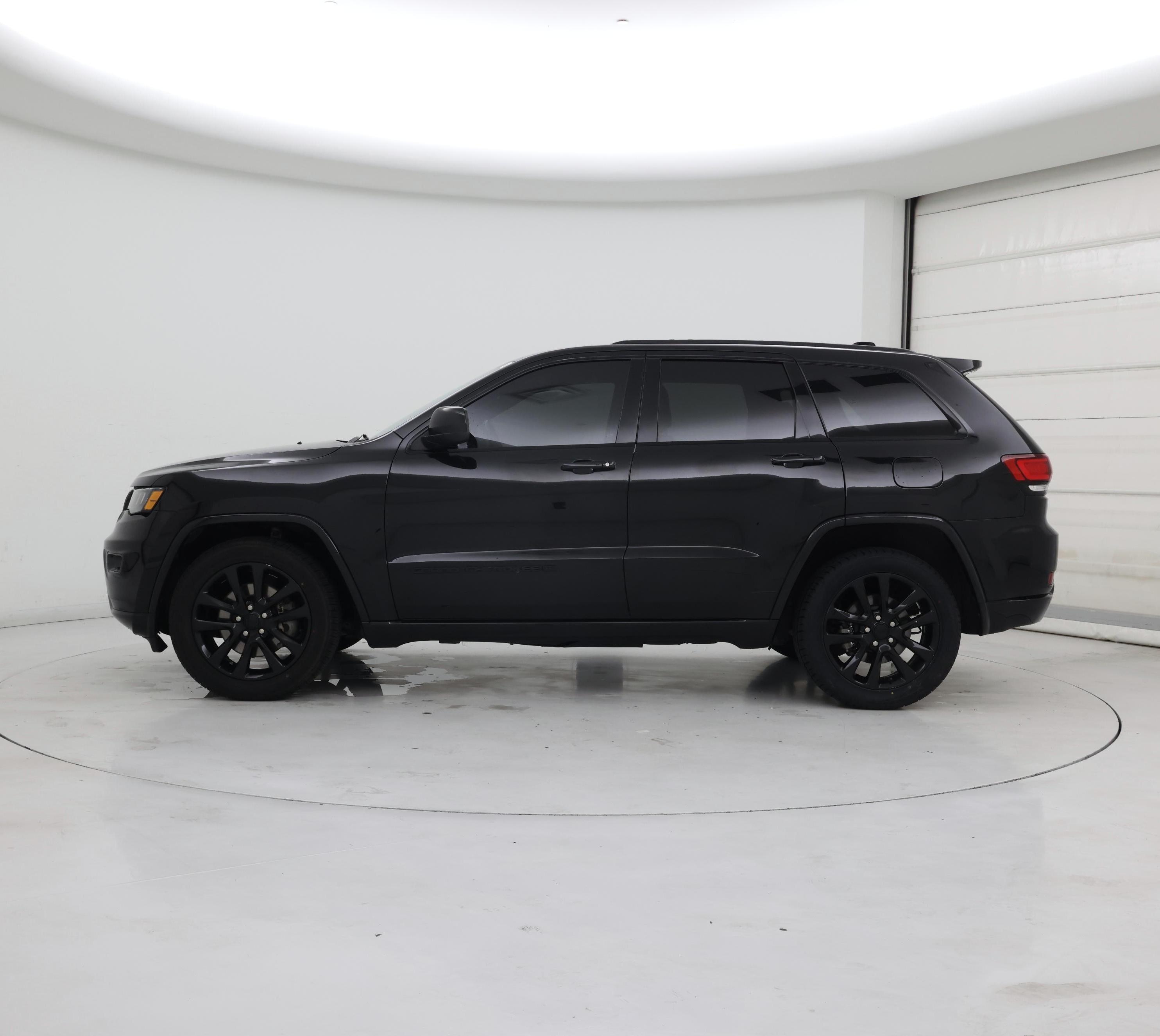 Thumbnail: 2022 Jeep Grand Cherokee - 3