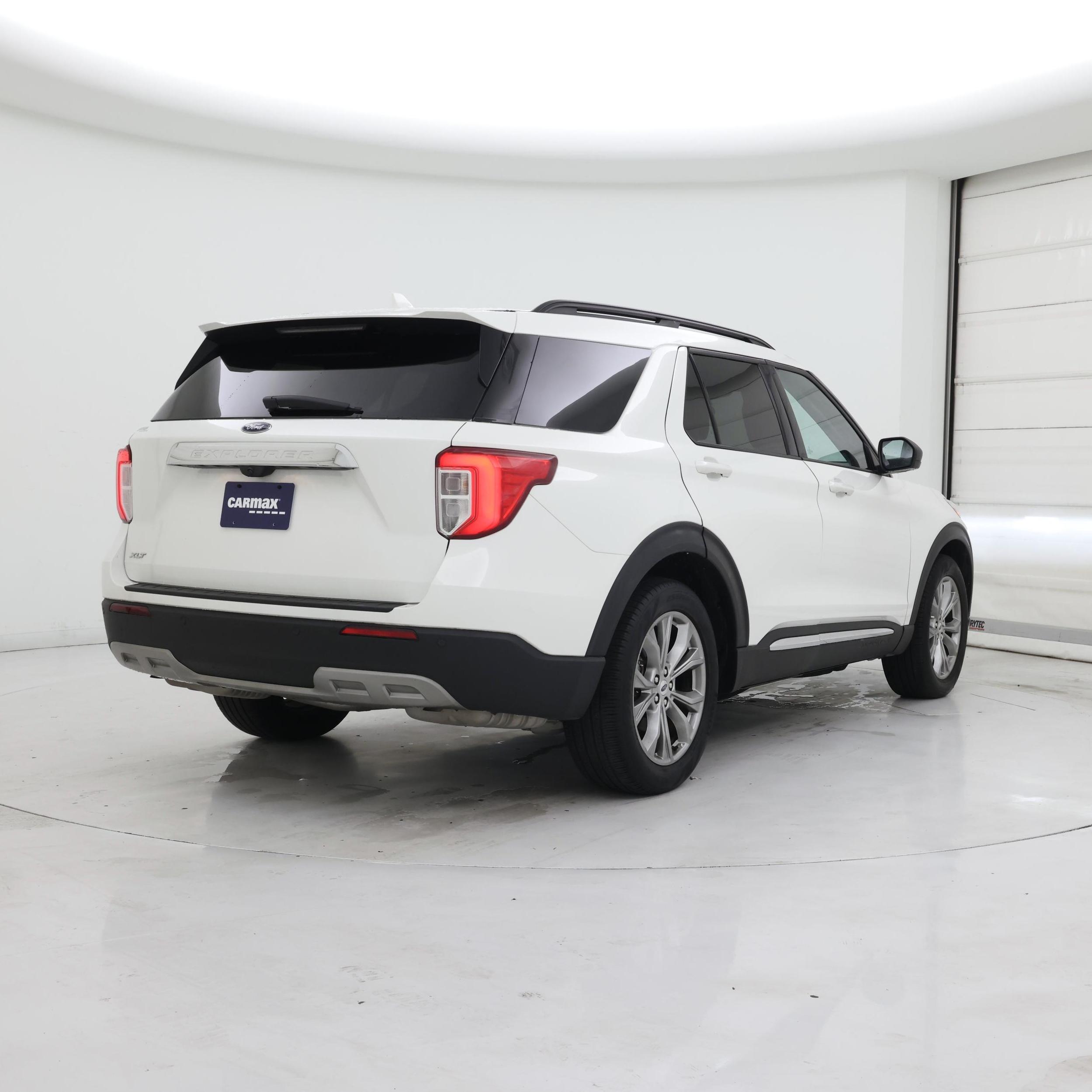 Thumbnail: 2023 Ford Explorer - 8