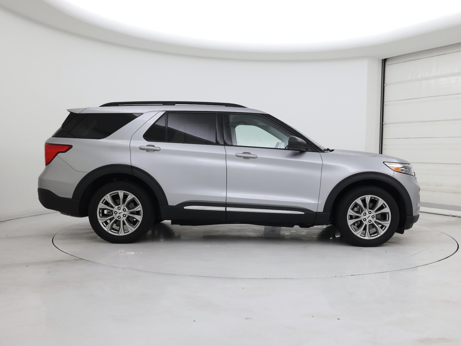 2023 Ford Explorer XLT - Photo 8