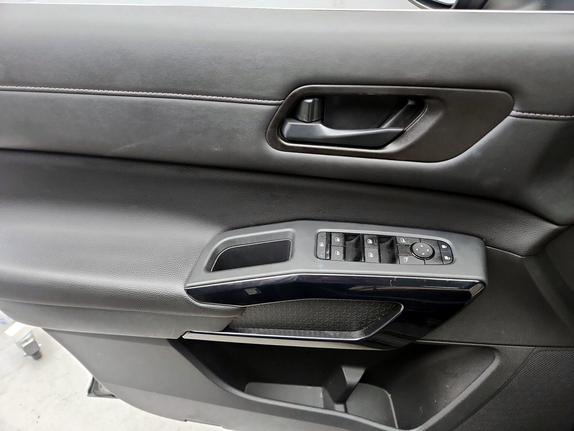 Thumbnail: 2025 Nissan Pathfinder - 12