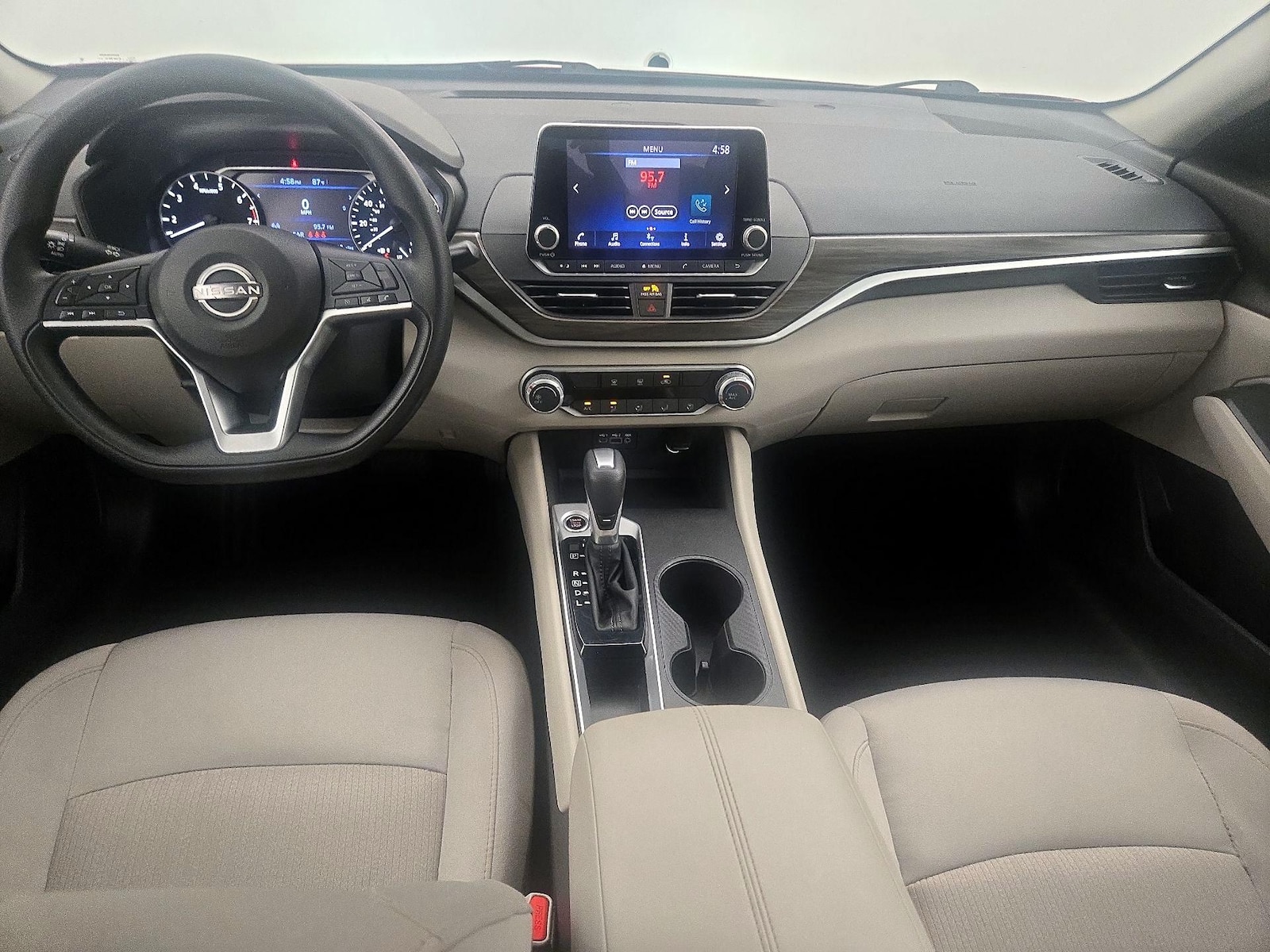 2025 Nissan Altima SV - Photo 10