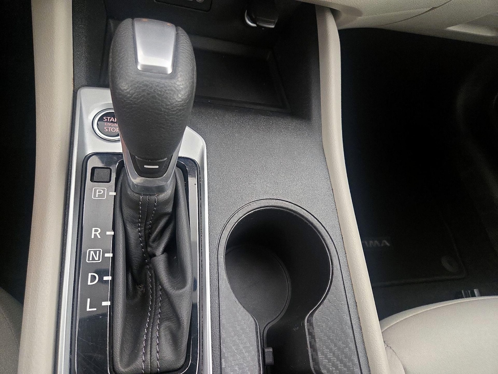 2025 Nissan Altima SV - Photo 18