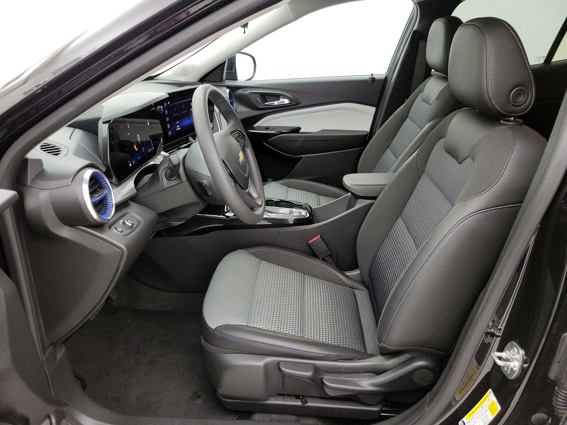 Thumbnail: 2025 Chevrolet Trax - 11