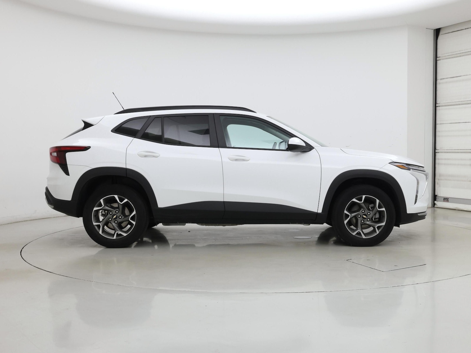 2025 Chevrolet Trax LT - Photo 8