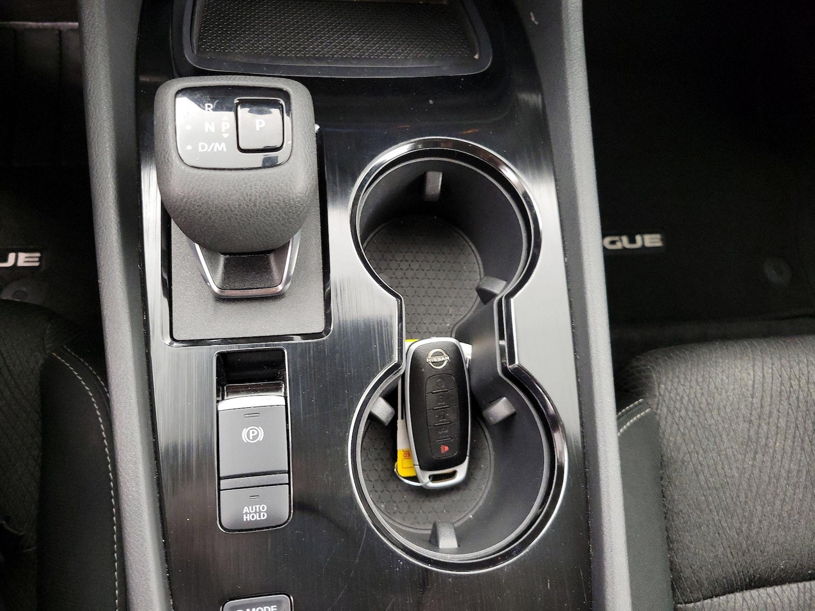 2025 Nissan Rogue SV - Photo 18