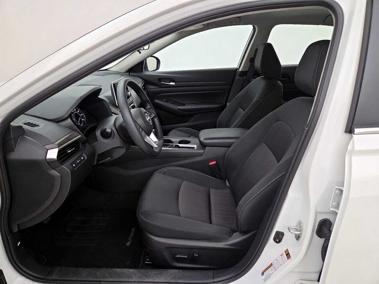 2025 Nissan Altima SV - Photo 12