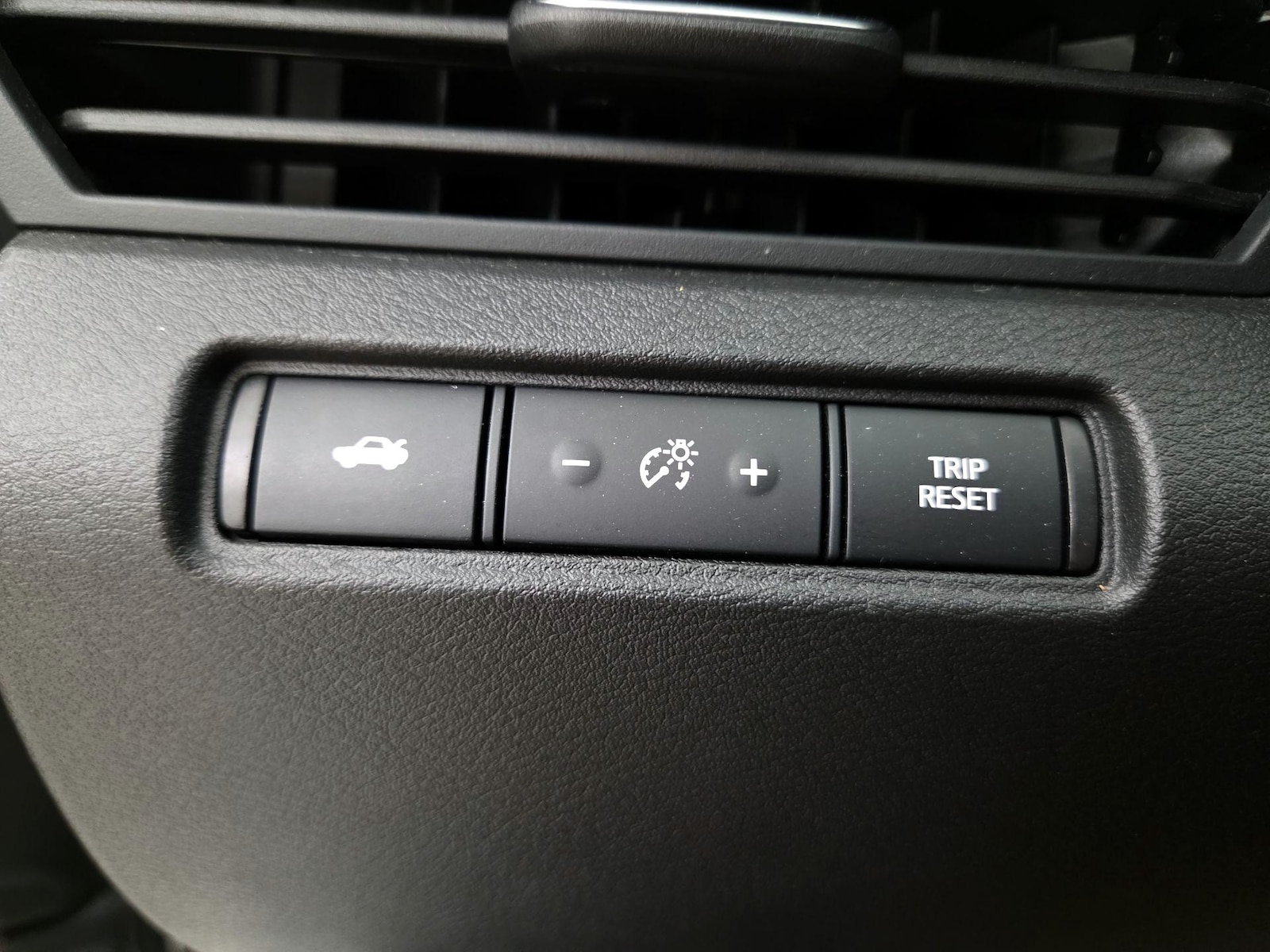 2025 Nissan Altima SV - Photo 14