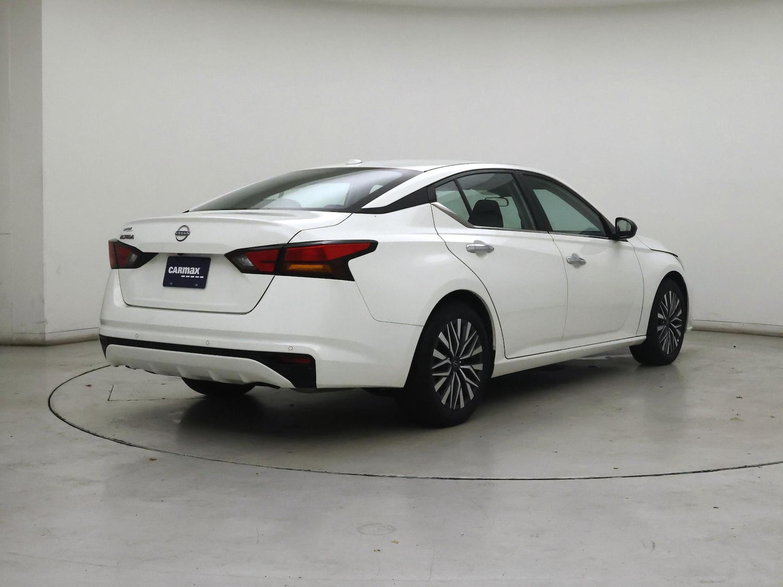 2025 Nissan Altima SV - Photo 9