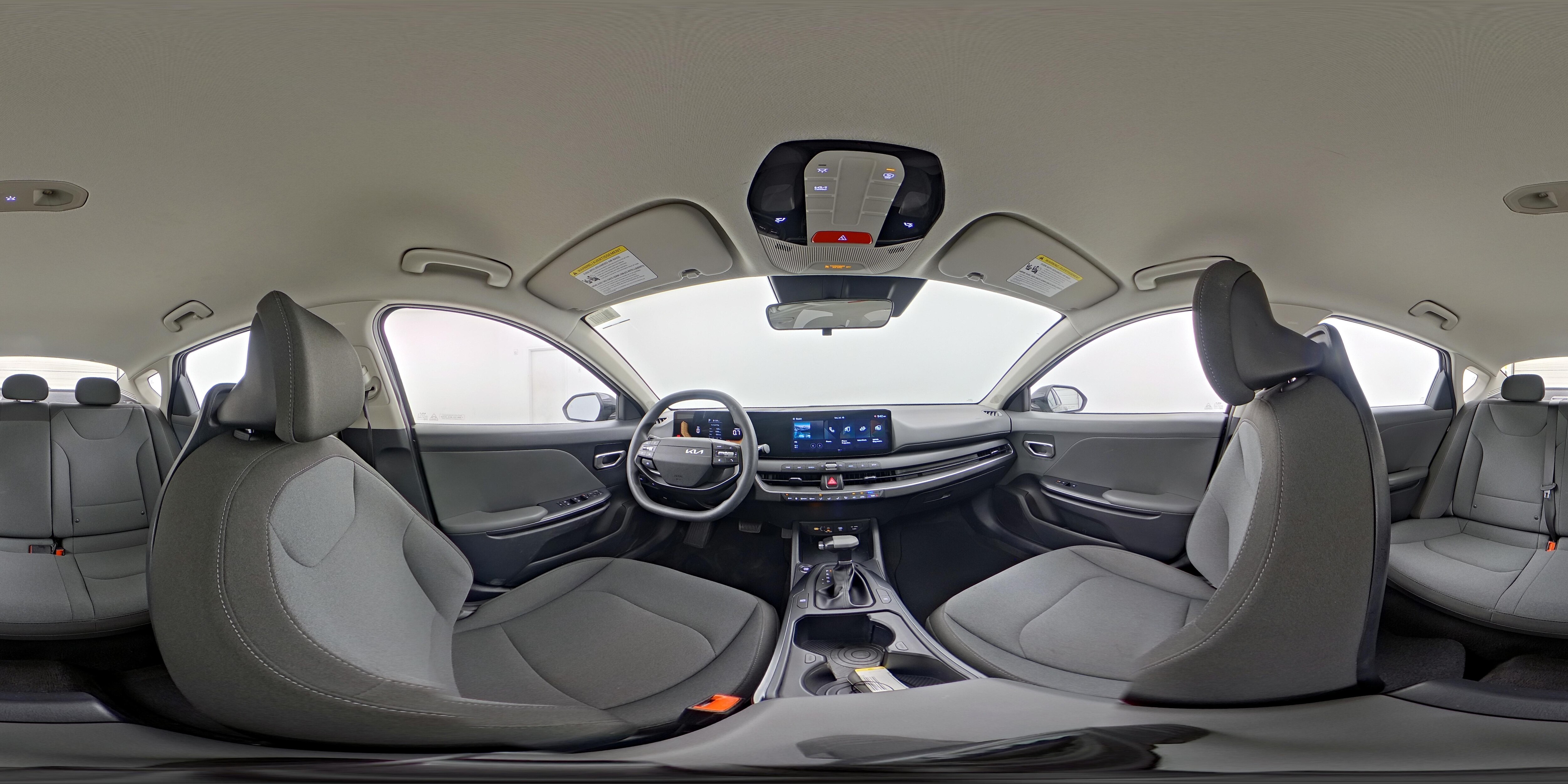 2025 Kia K4 LXS - Photo 24