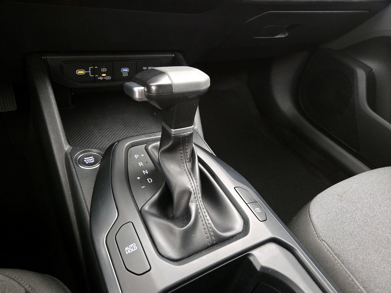 2025 Kia K4 LXS - Photo 18