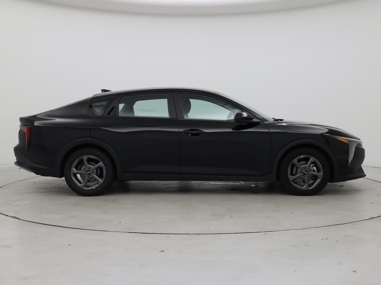 2025 Kia K4 LXS - Photo 8