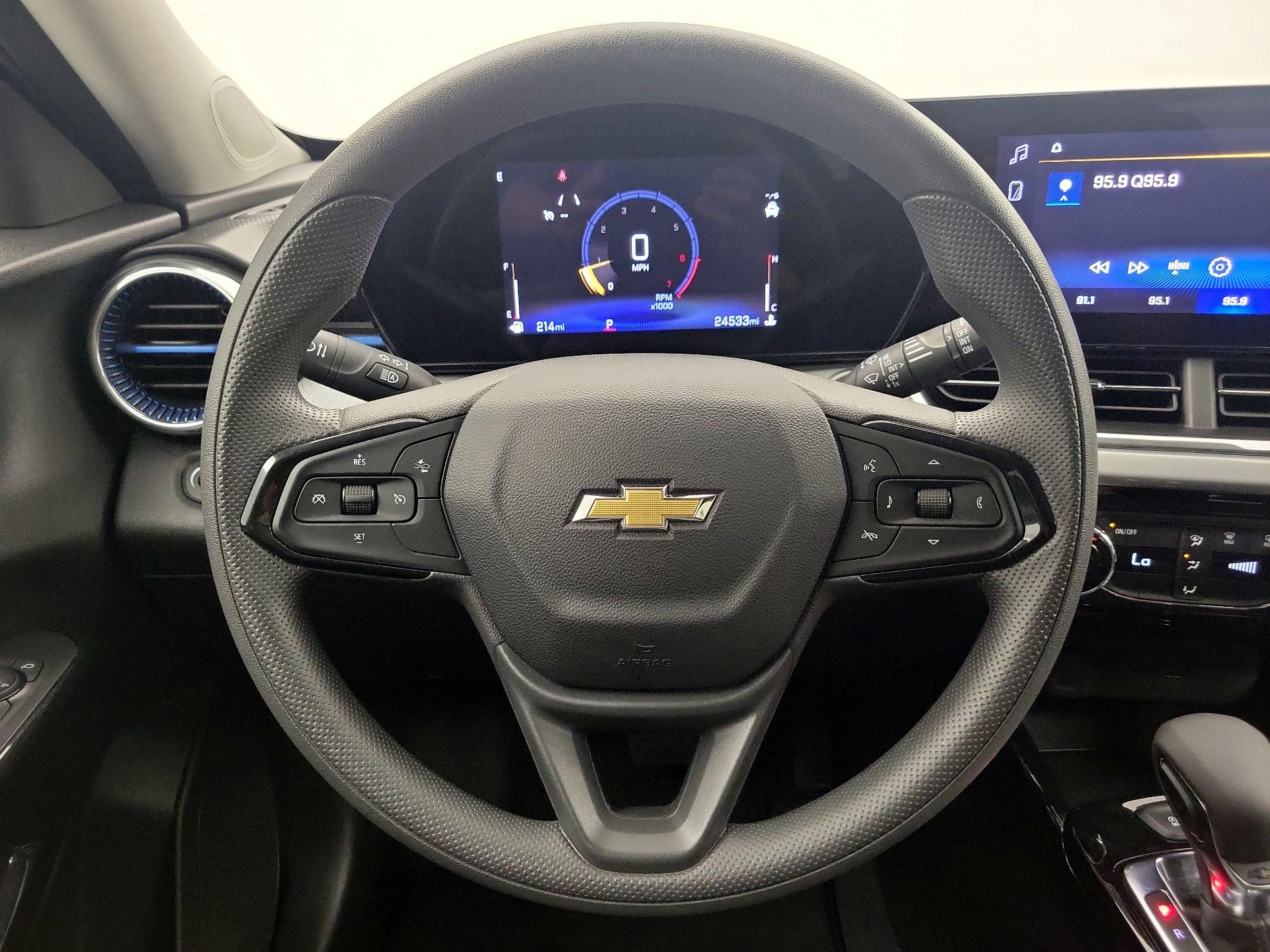 Thumbnail: 2025 Chevrolet Trax - 10
