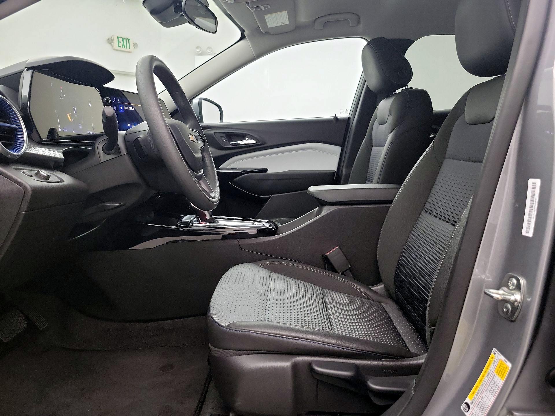 Thumbnail: 2025 Chevrolet Trax - 11