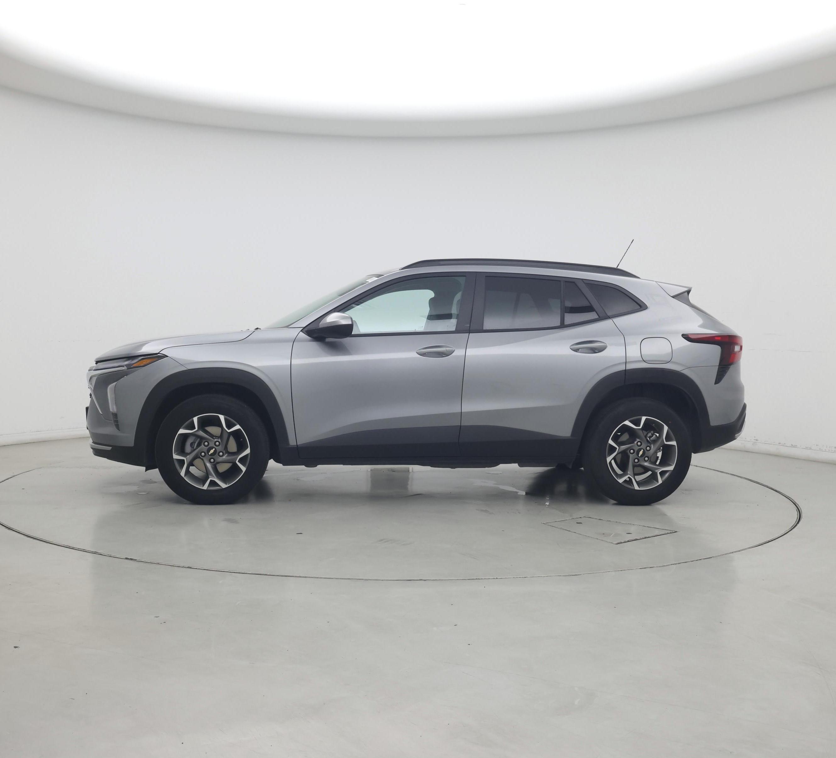 Thumbnail: 2025 Chevrolet Trax - 3