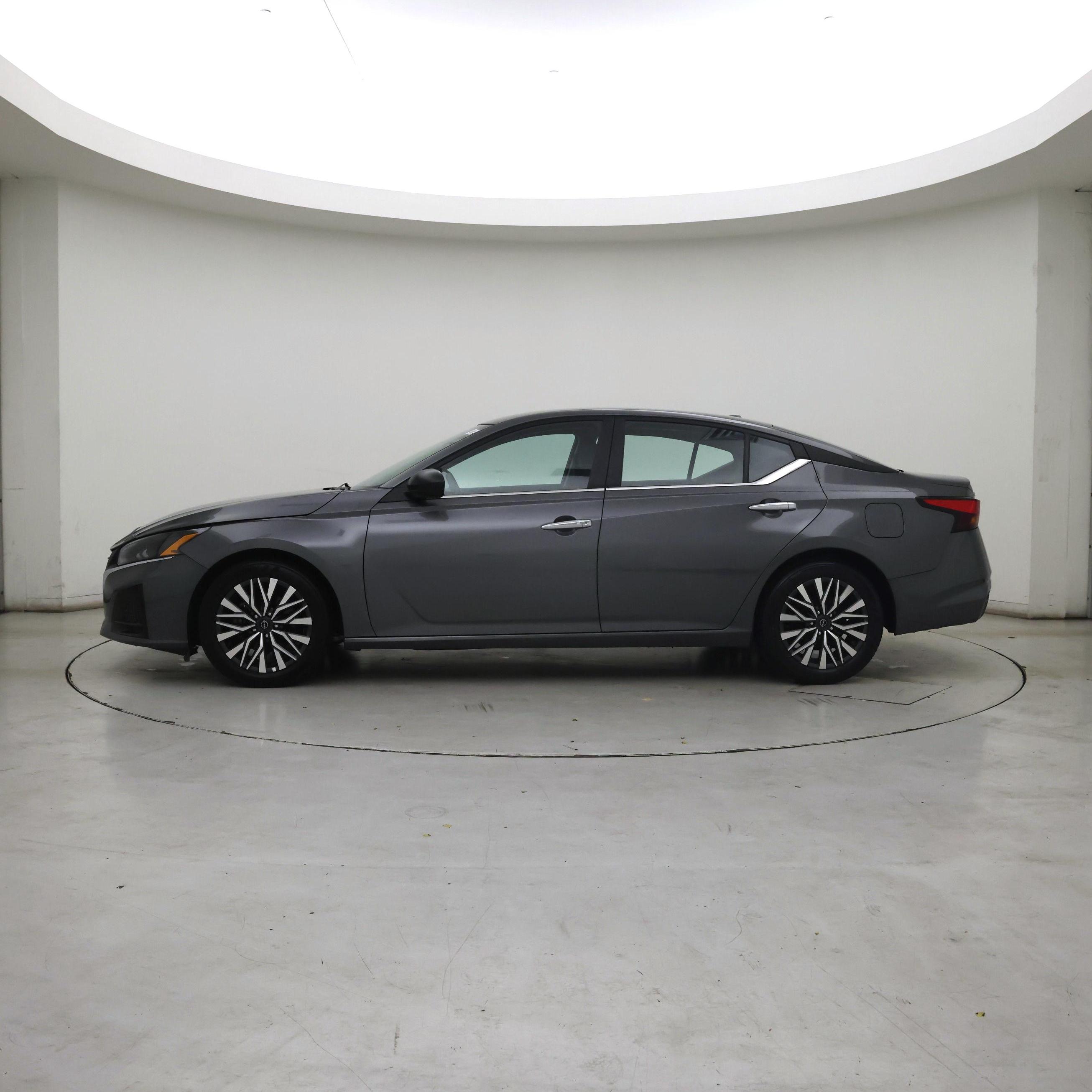 Thumbnail: 2025 Nissan Altima - 3