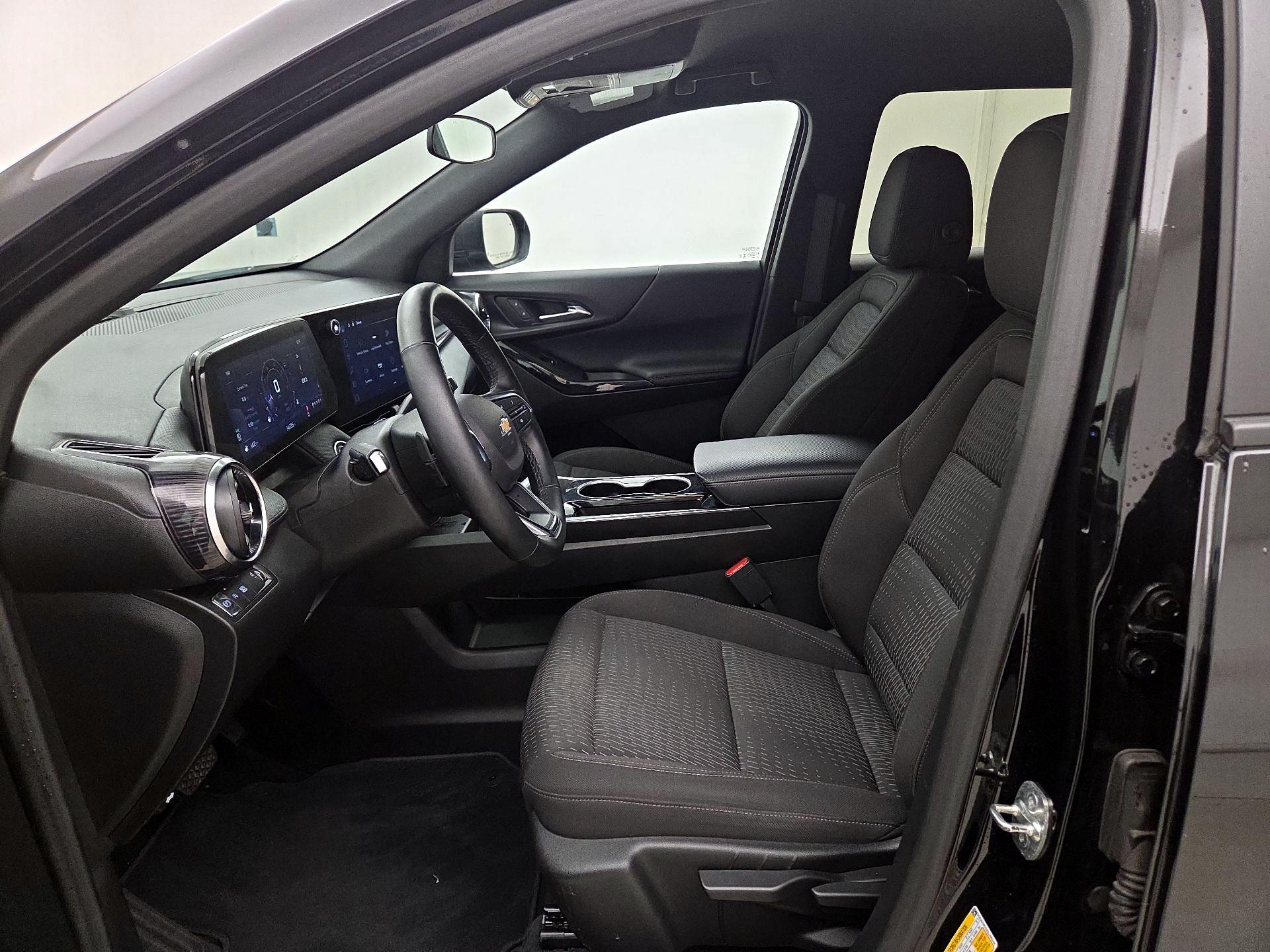 Thumbnail: 2025 Chevrolet Equinox - 11