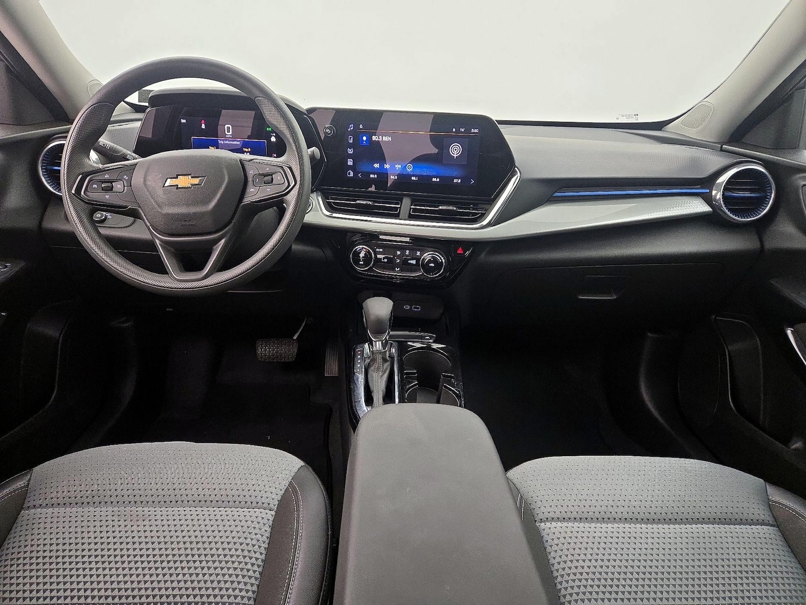 2025 Chevrolet Trax LT - Photo 10