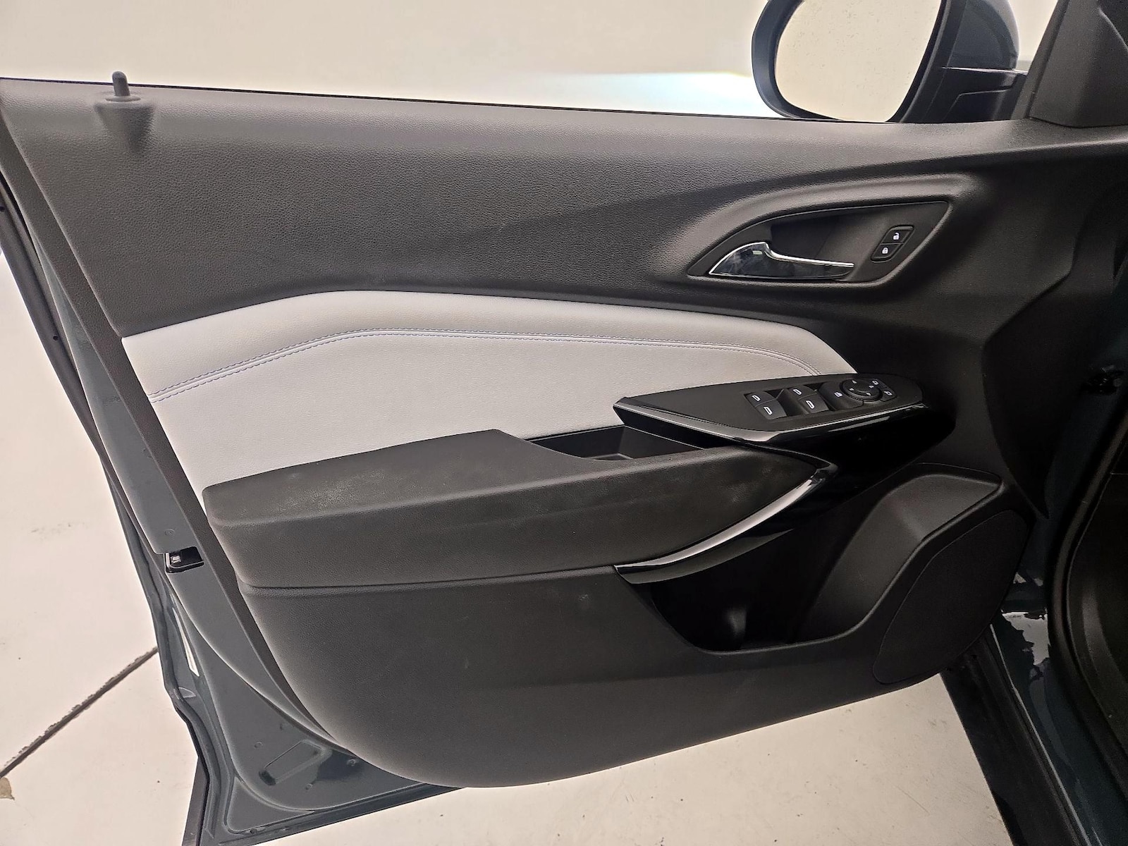 2025 Chevrolet Trax LT - Photo 13