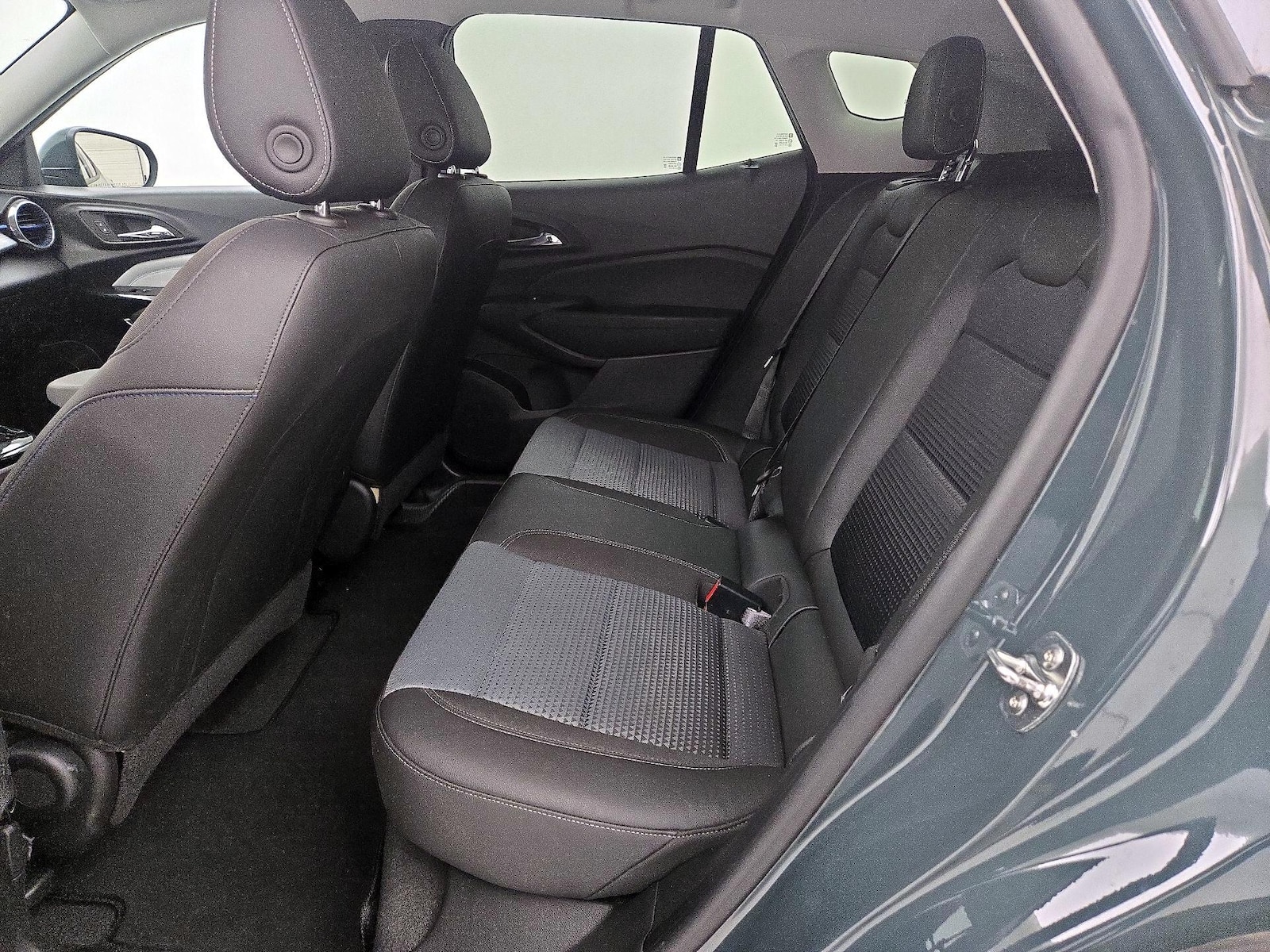 2025 Chevrolet Trax LT - Photo 19
