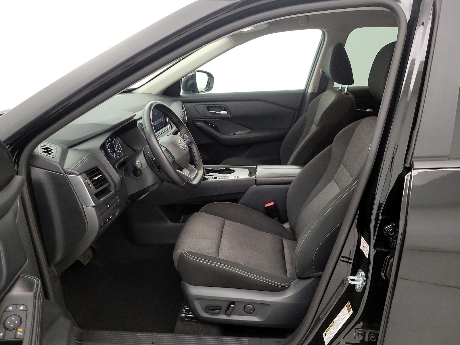 2025 Nissan Rogue SV - Photo 12