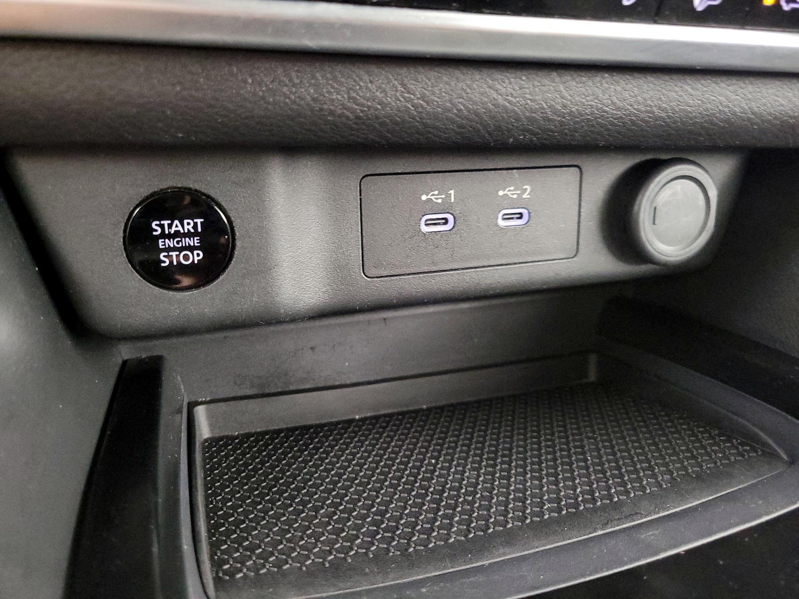 2025 Nissan Rogue SV - Photo 19