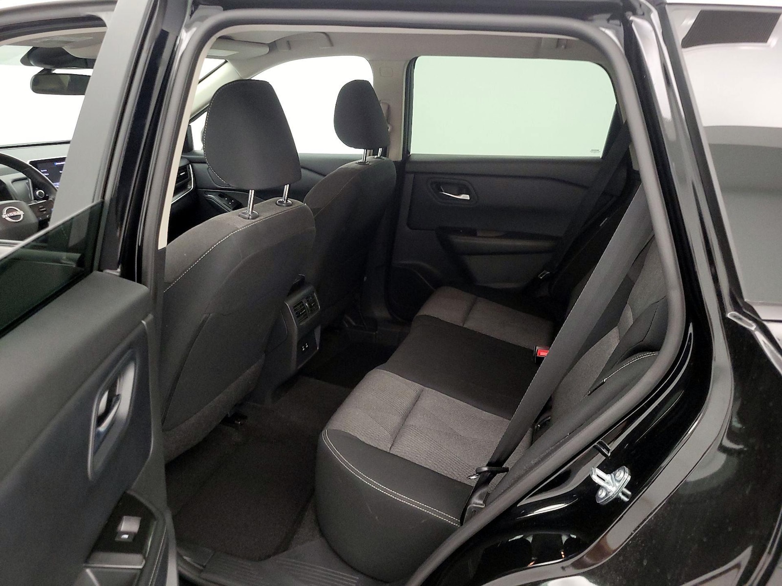 2025 Nissan Rogue SV - Photo 20
