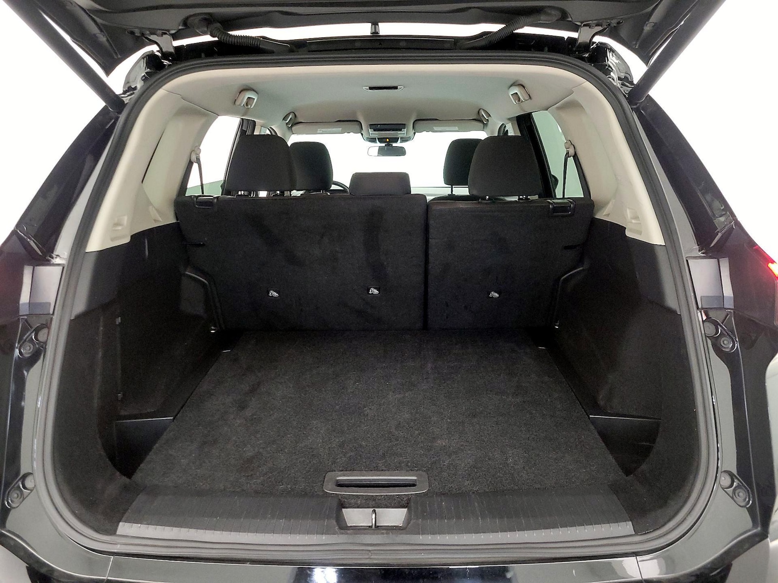 2025 Nissan Rogue SV - Photo 21