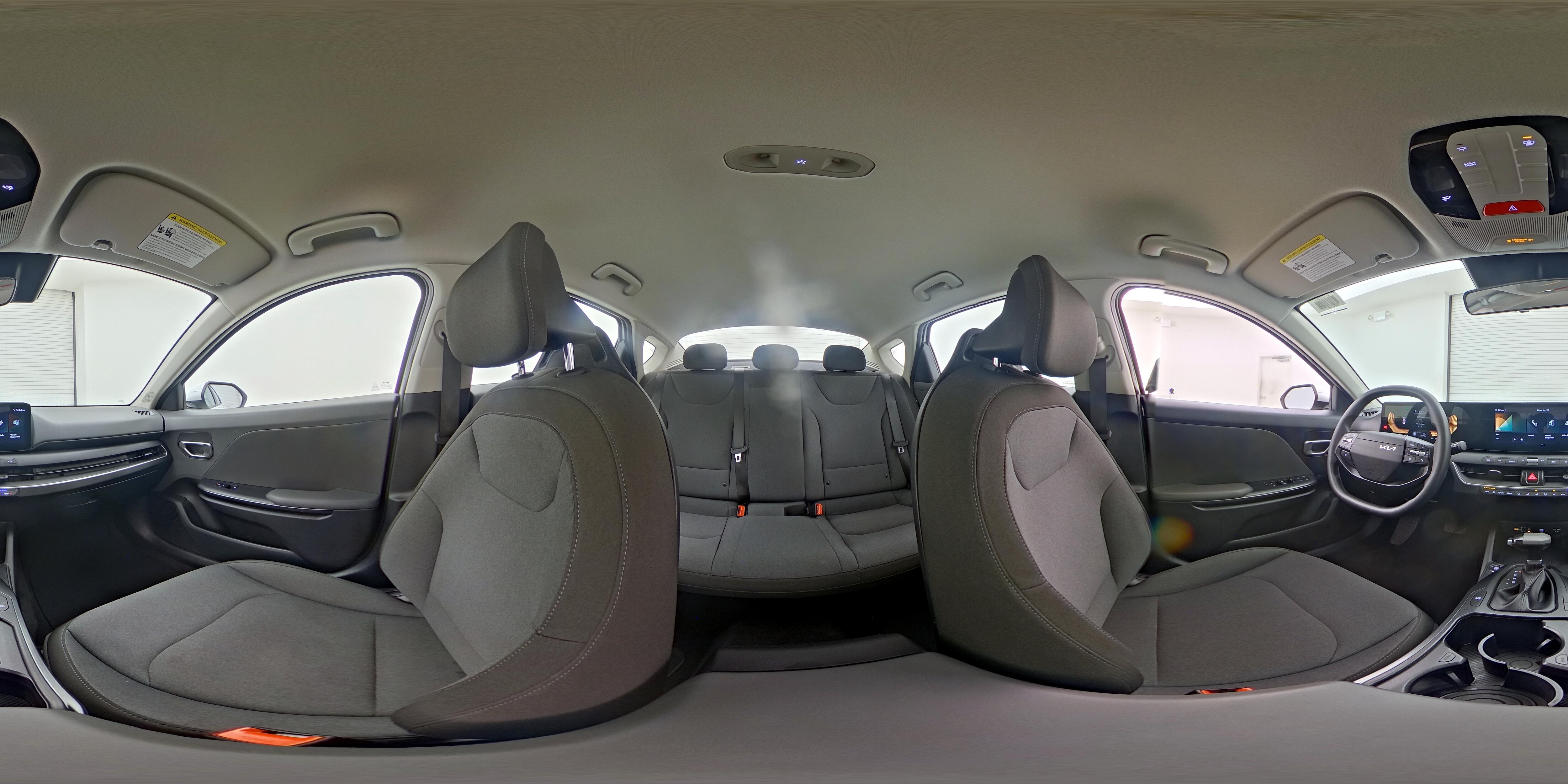 2025 Kia K4 LXS - Photo 24