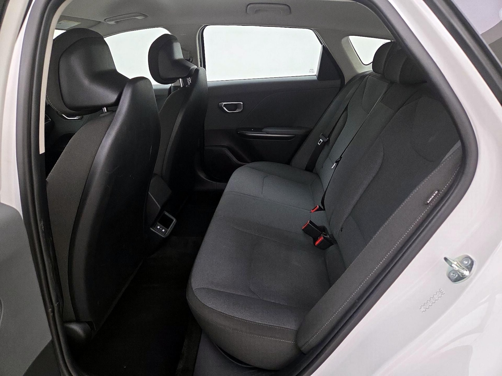 2025 Kia K4 LXS - Photo 20