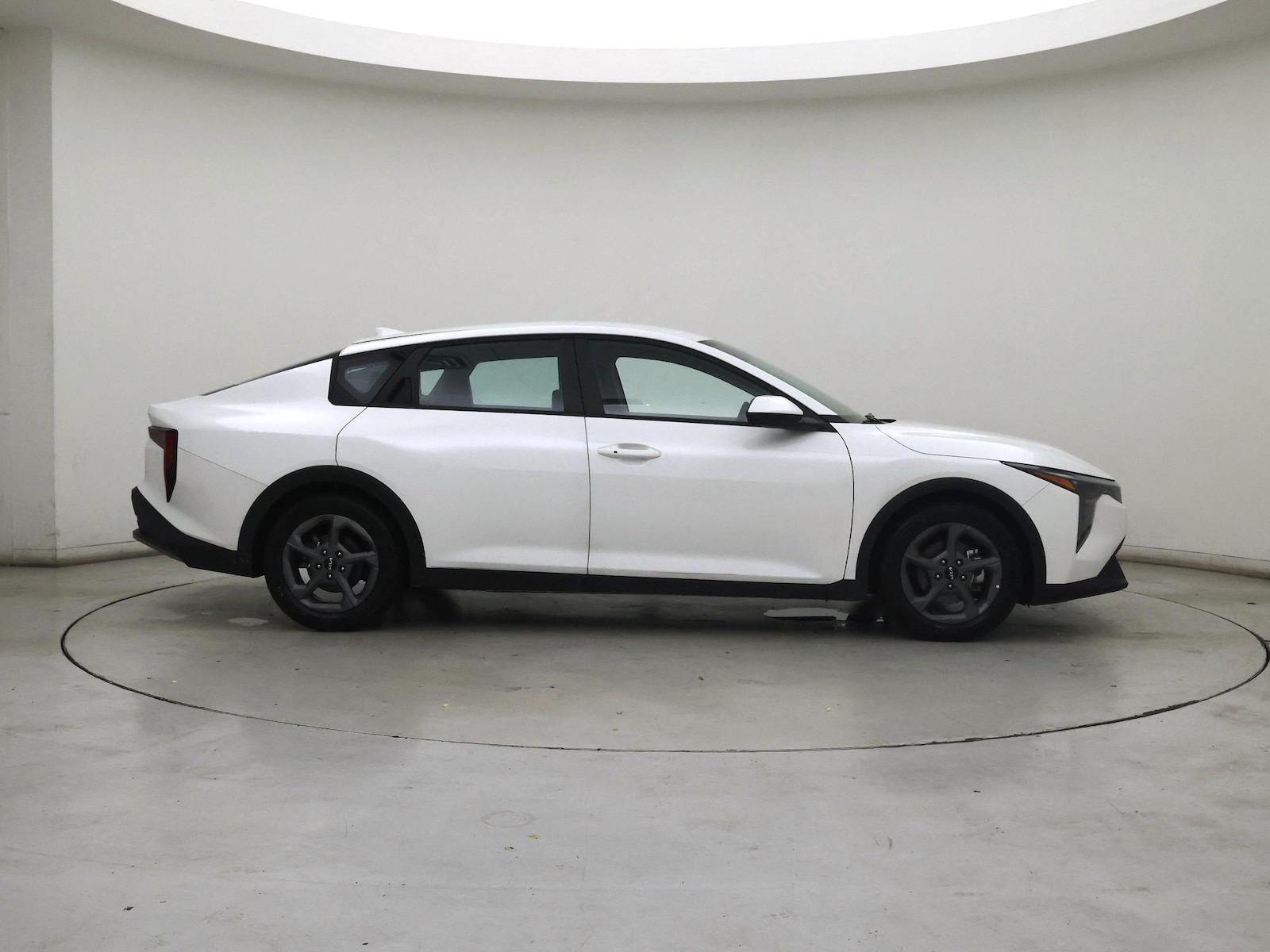 2025 Kia K4 LXS - Photo 8