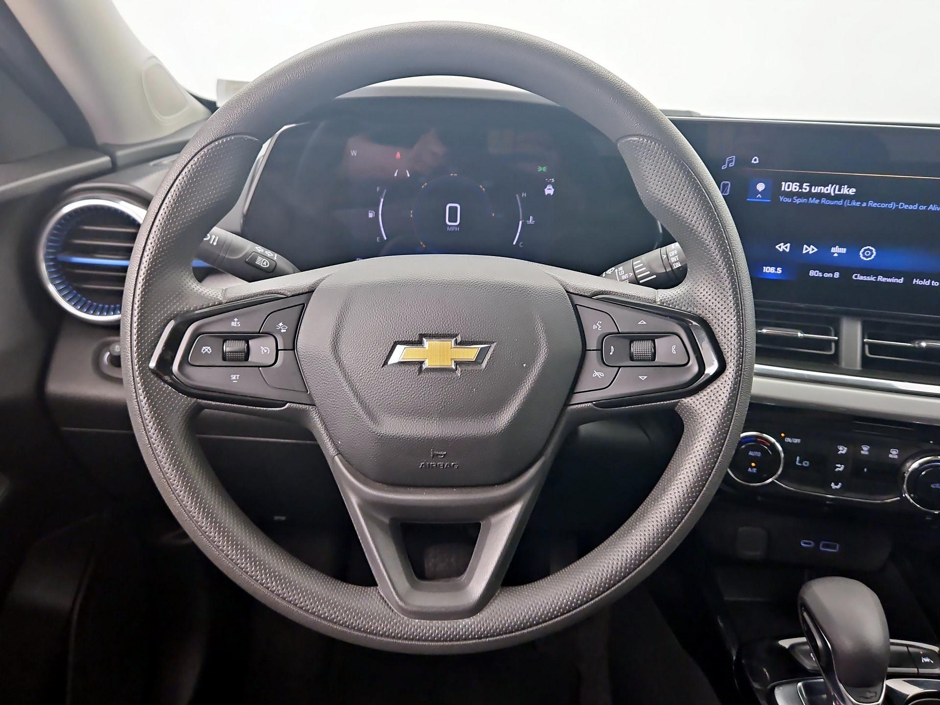 Thumbnail: 2025 Chevrolet Trax - 10