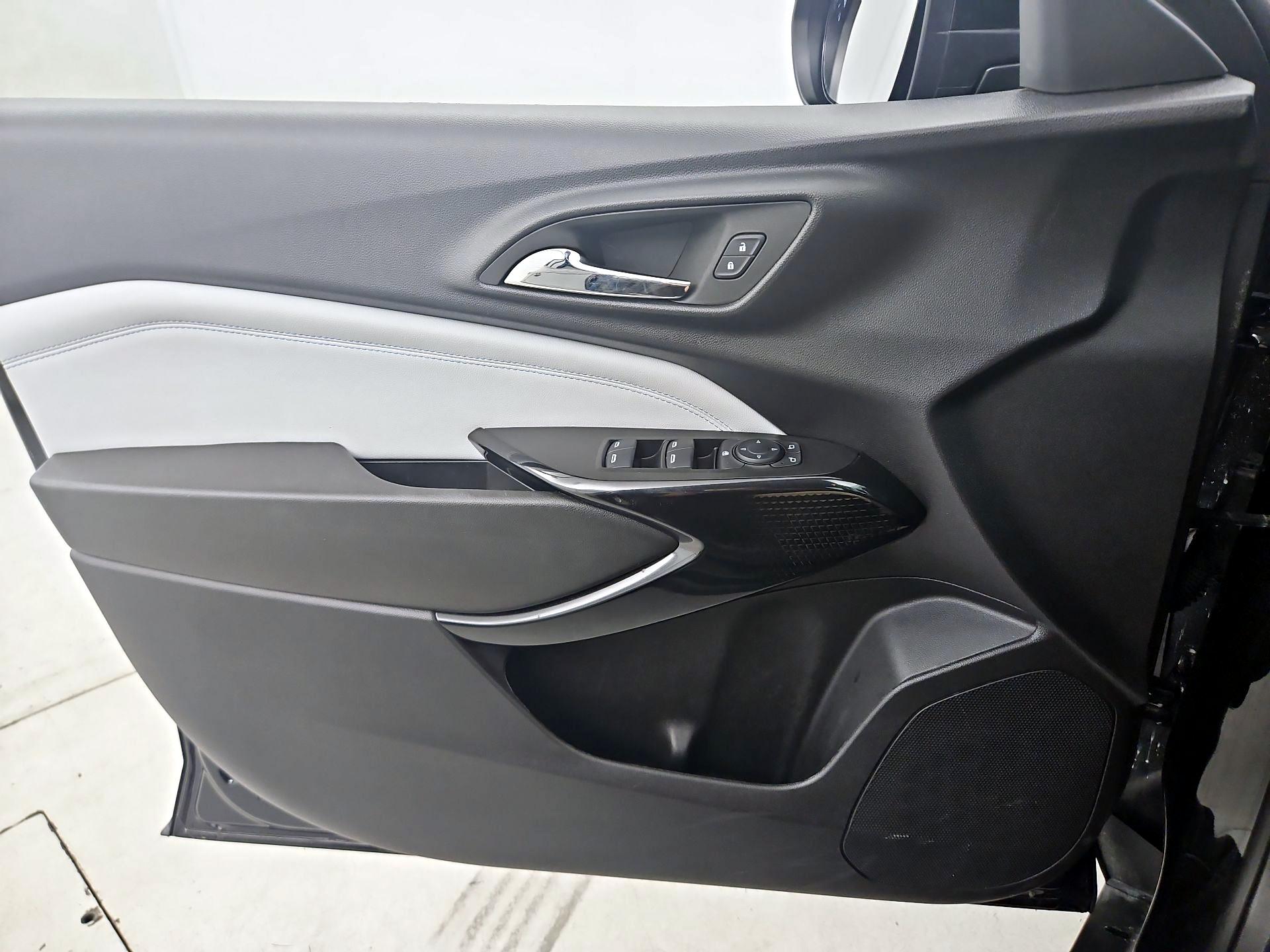 Thumbnail: 2025 Chevrolet Trax - 12