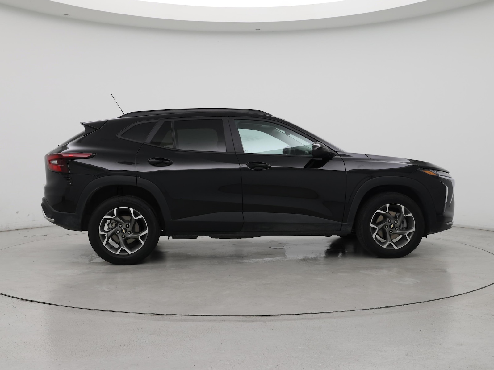 2025 Chevrolet Trax LT - Photo 8