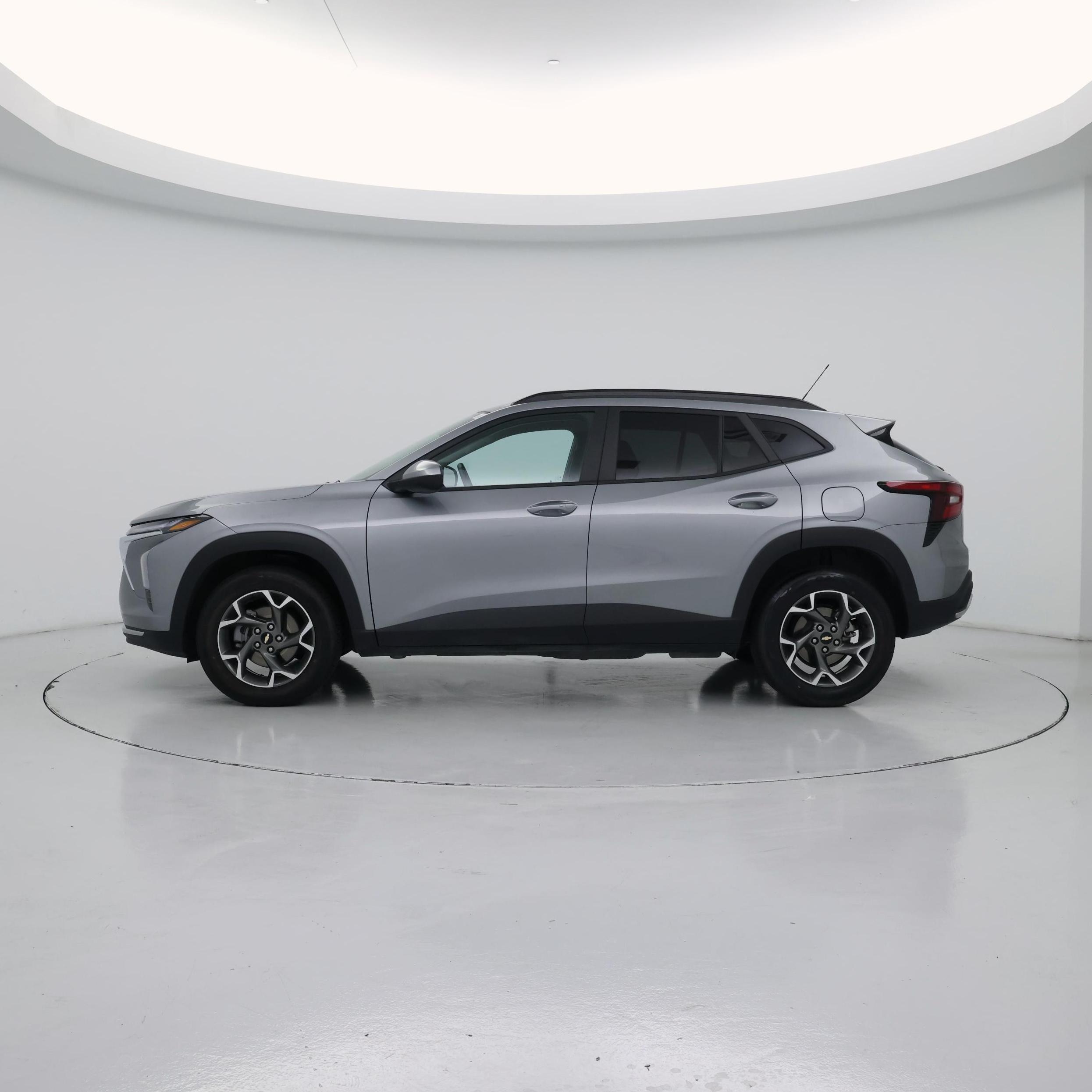Thumbnail: 2025 Chevrolet Trax - 3