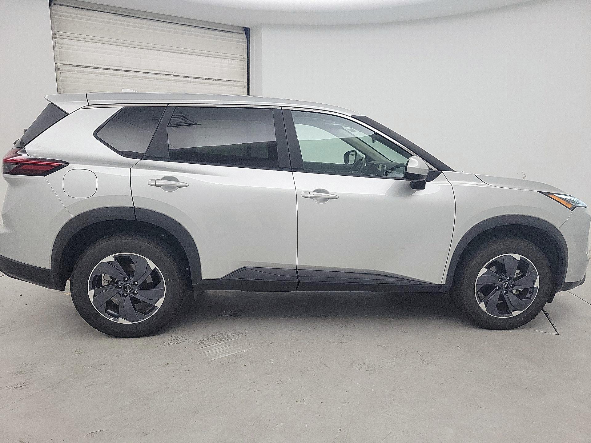 Thumbnail: 2025 Nissan Rogue - 4