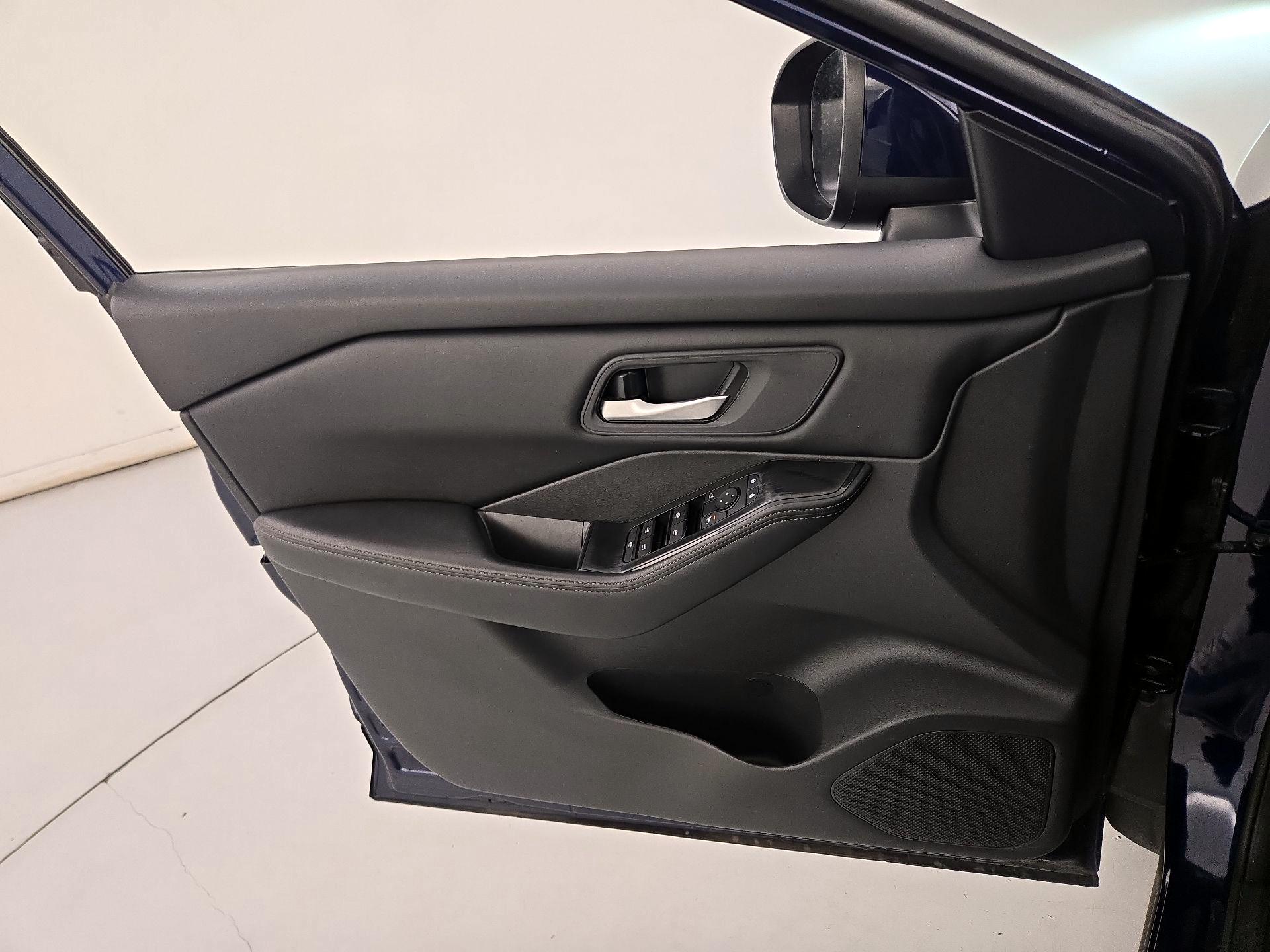 Thumbnail: 2025 Nissan Rogue - 12