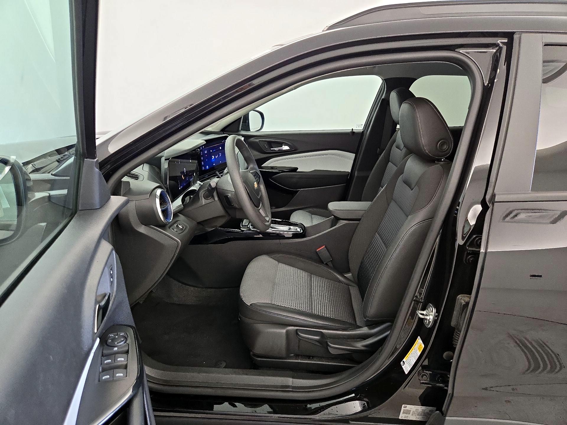Thumbnail: 2025 Chevrolet Trax - 11