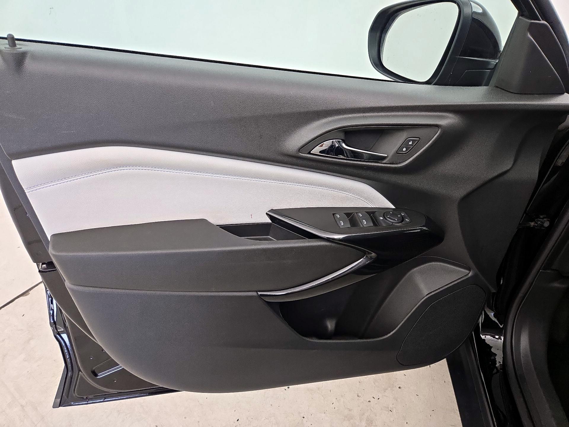 Thumbnail: 2025 Chevrolet Trax - 12