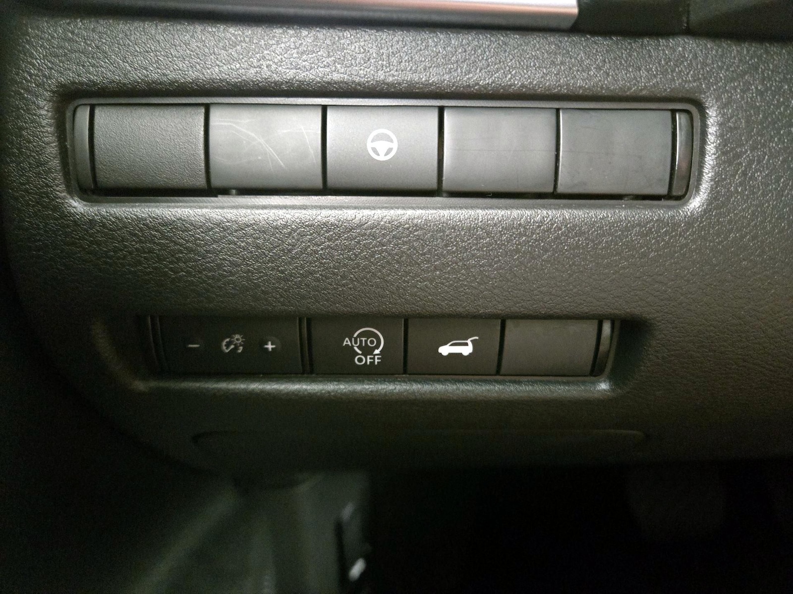 2025 Nissan Rogue SV - Photo 14