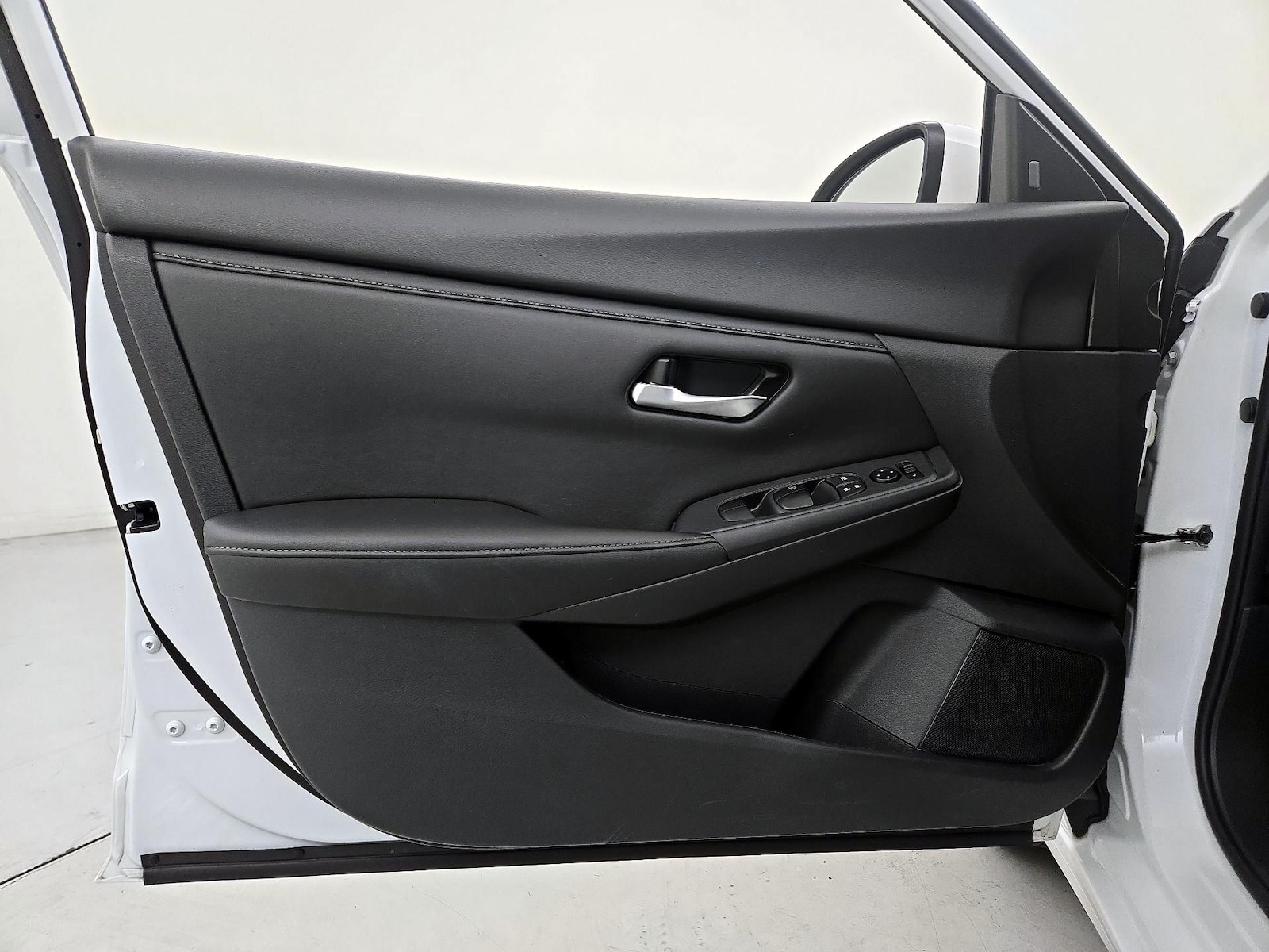 2025 Nissan Sentra SV - Photo 13