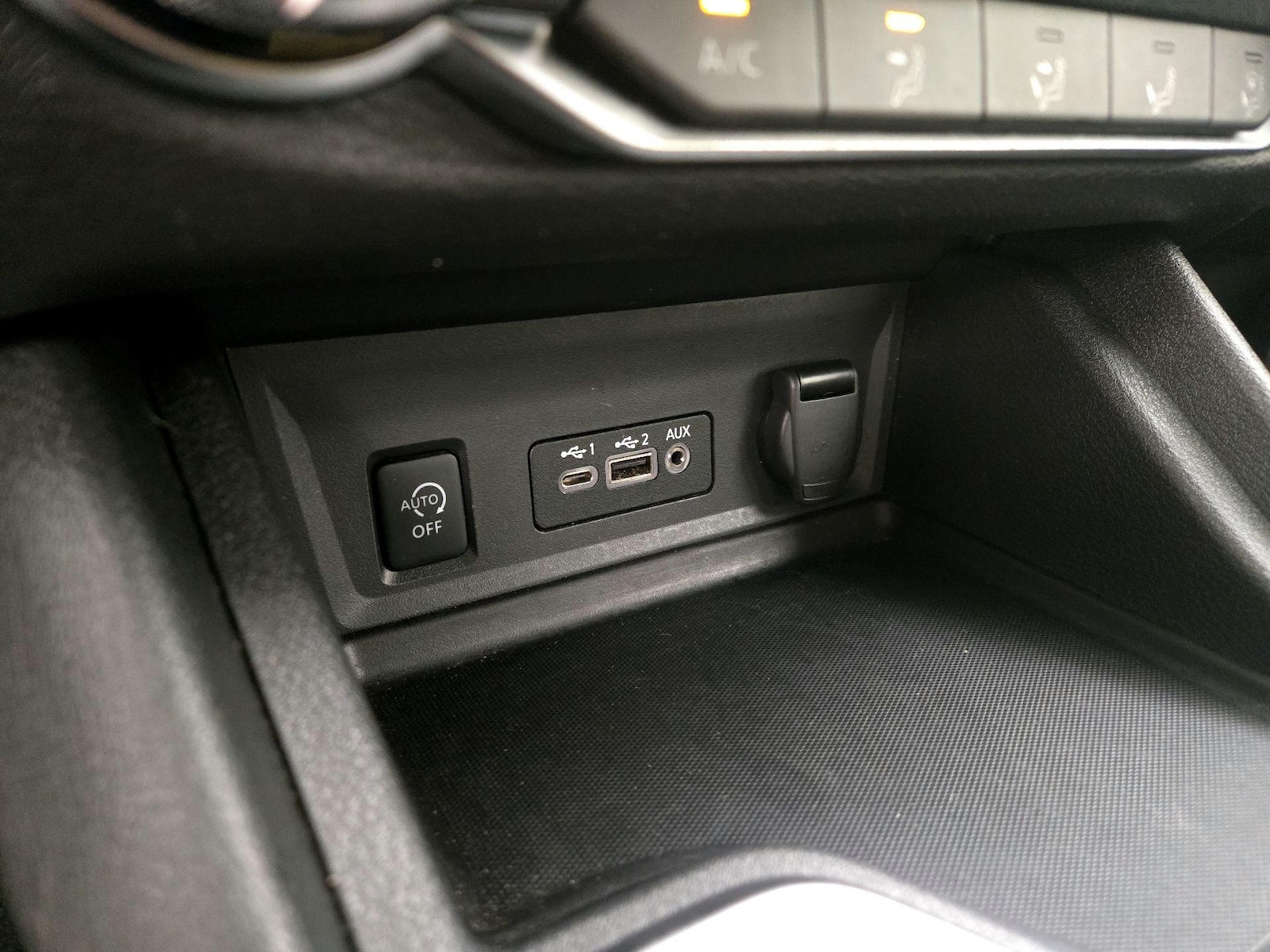 2025 Nissan Sentra SV - Photo 19