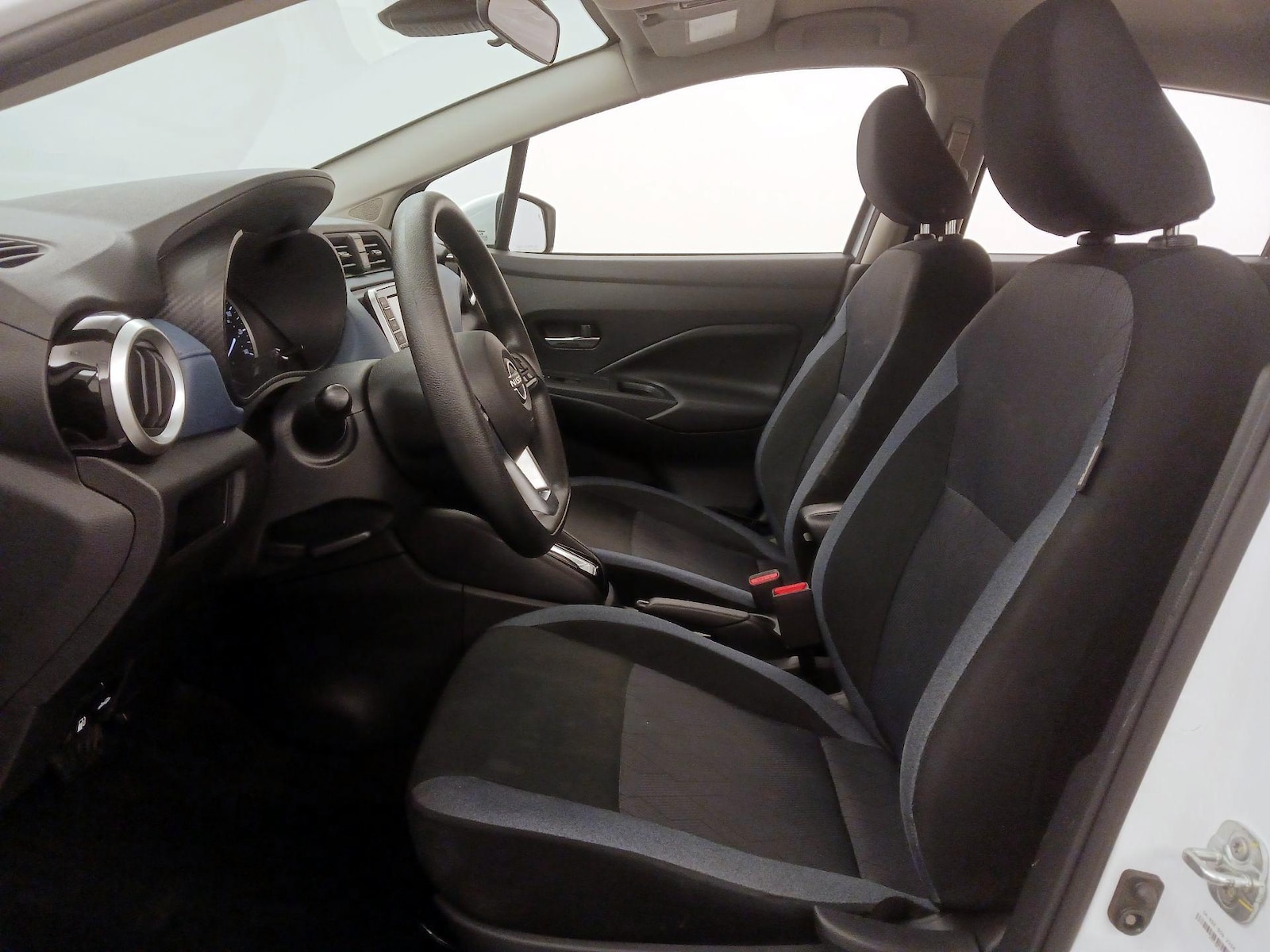 2025 Nissan Versa Sedan SV - Photo 12