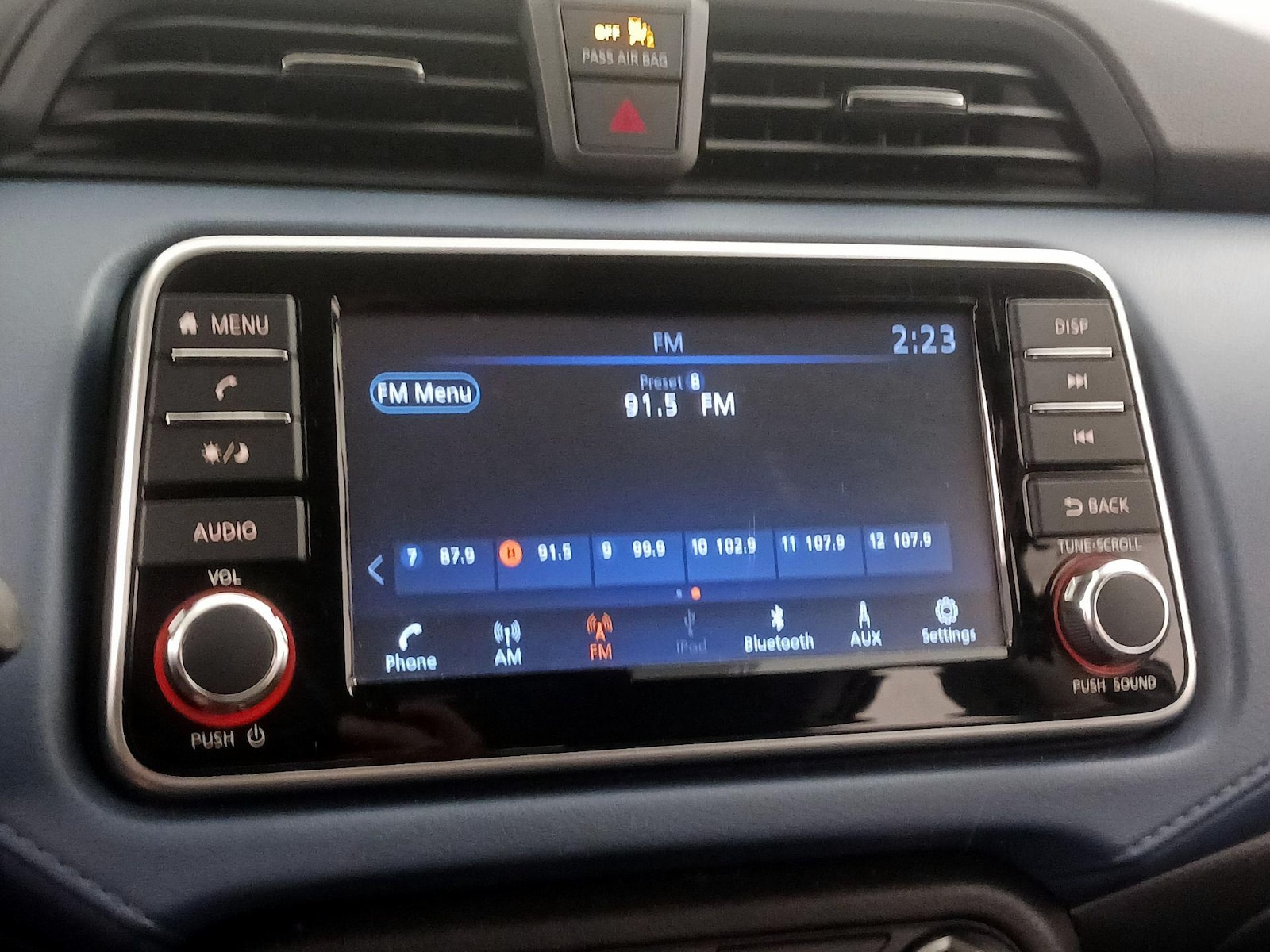 2025 Nissan Versa Sedan SV - Photo 15
